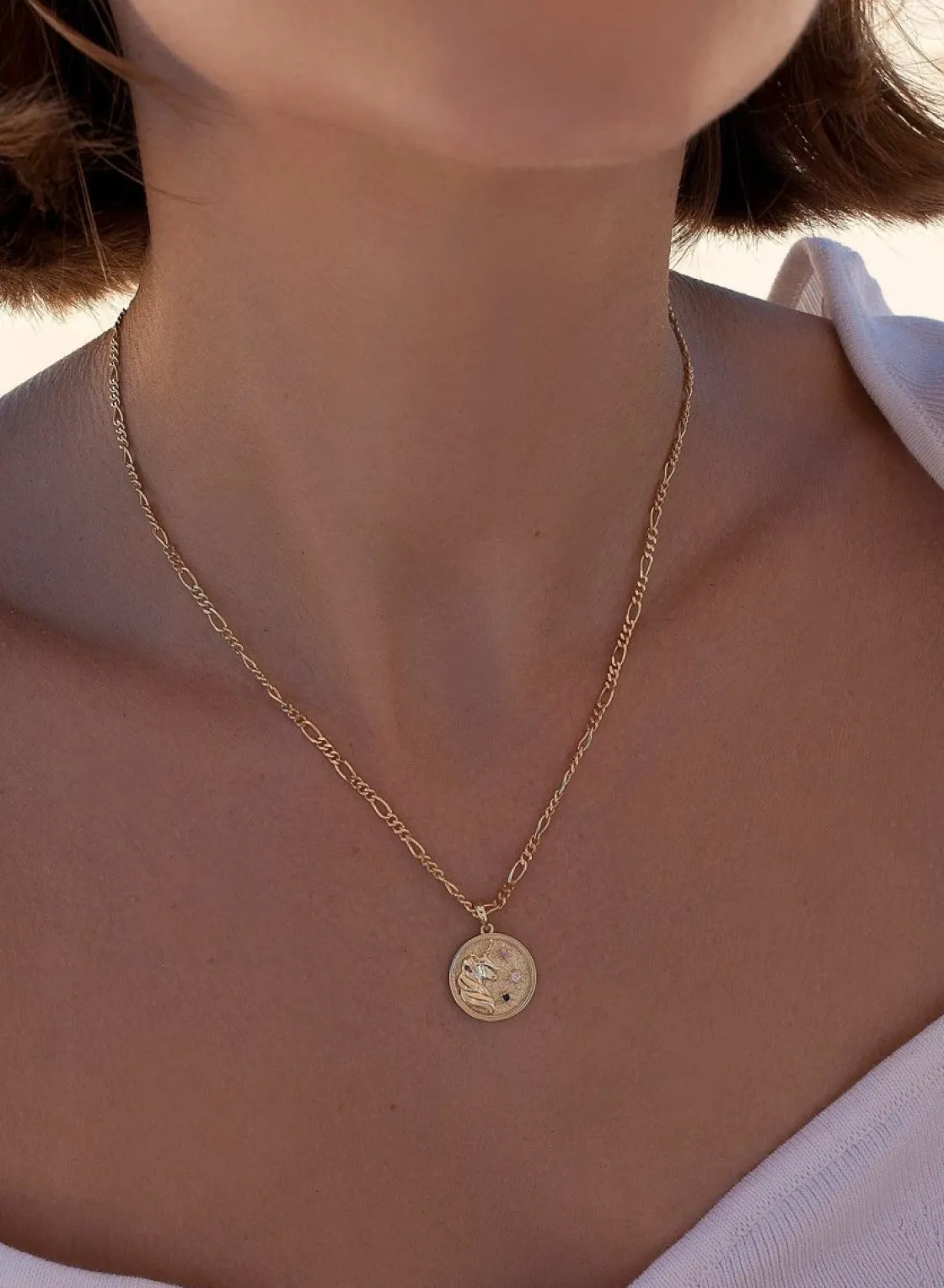 Collar Medalla | LINEARGENT Collar medalla en plata dorada diseño unicornio