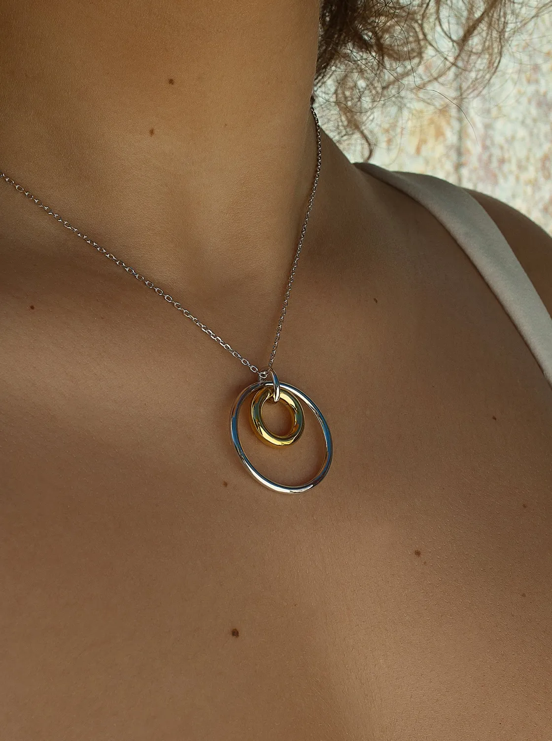 Colgantes Bicolor | LINEARGENT Collares con colgantes diseño doble aro bicolor