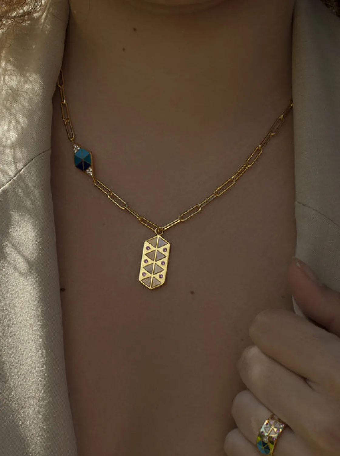 Collares Con Piedras | LINEARGENT Collares con colgantes diseño paperclip con esmalte