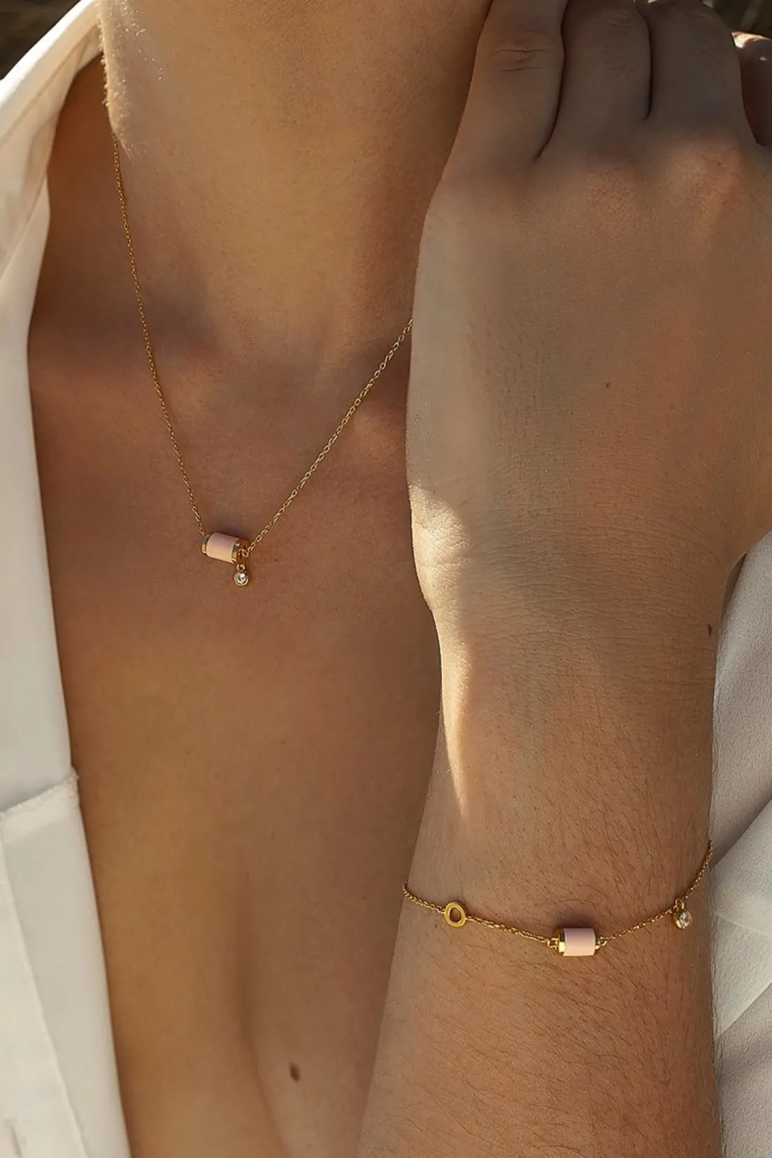 Collares Cortos | LINEARGENT Collares con colgantes motivo central en tono rosa y circonita a modo de charm