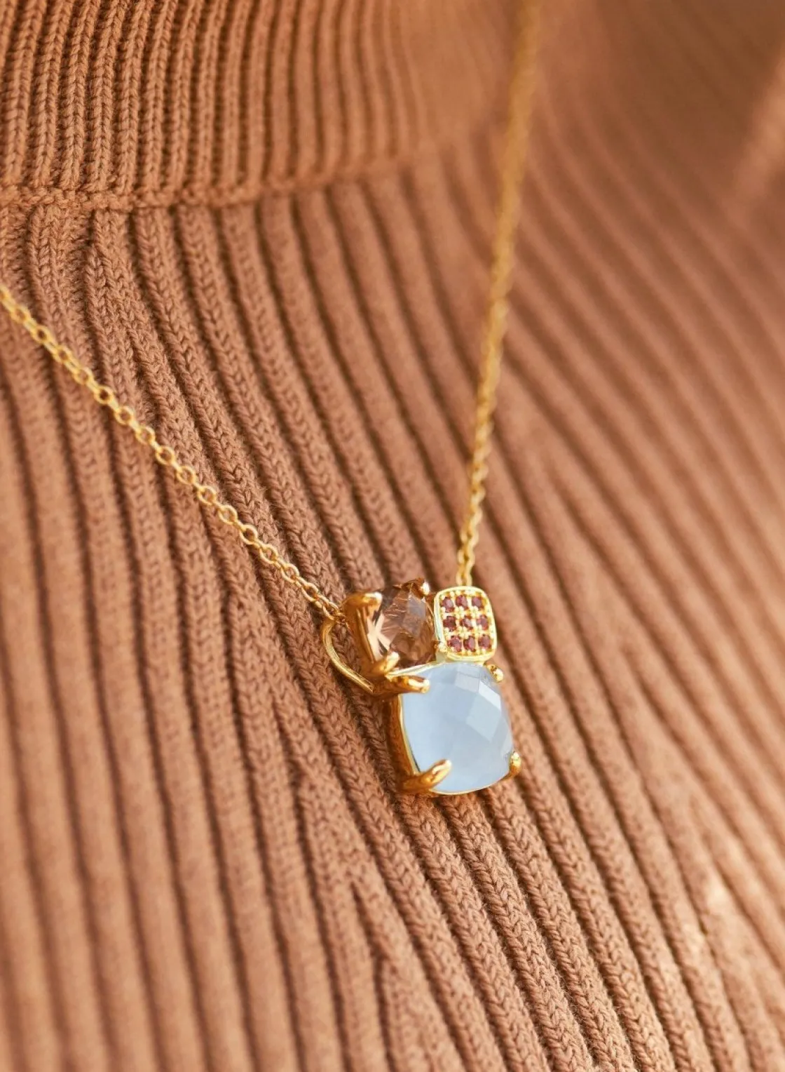 Collares Con Piedras | LINEARGENT Collares con piedras en plata baño oro doble diseño en azul