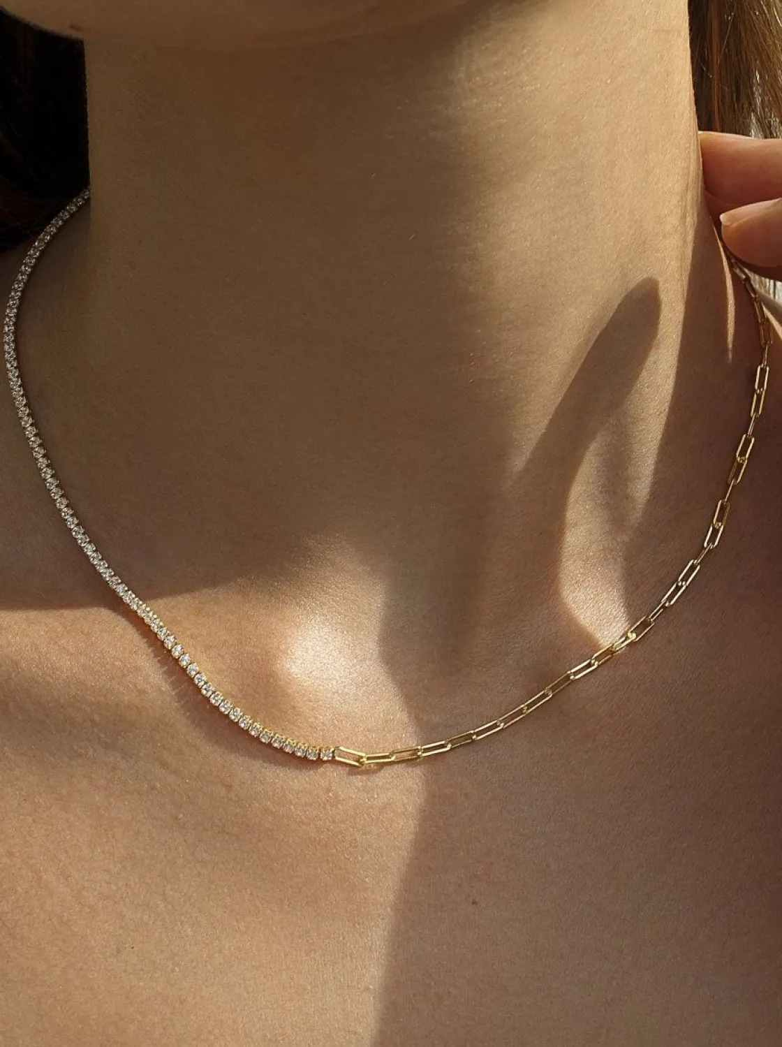 Collar Cadena | LINEARGENT Collares cortos diseño de paper clip y circonitas baño de oro