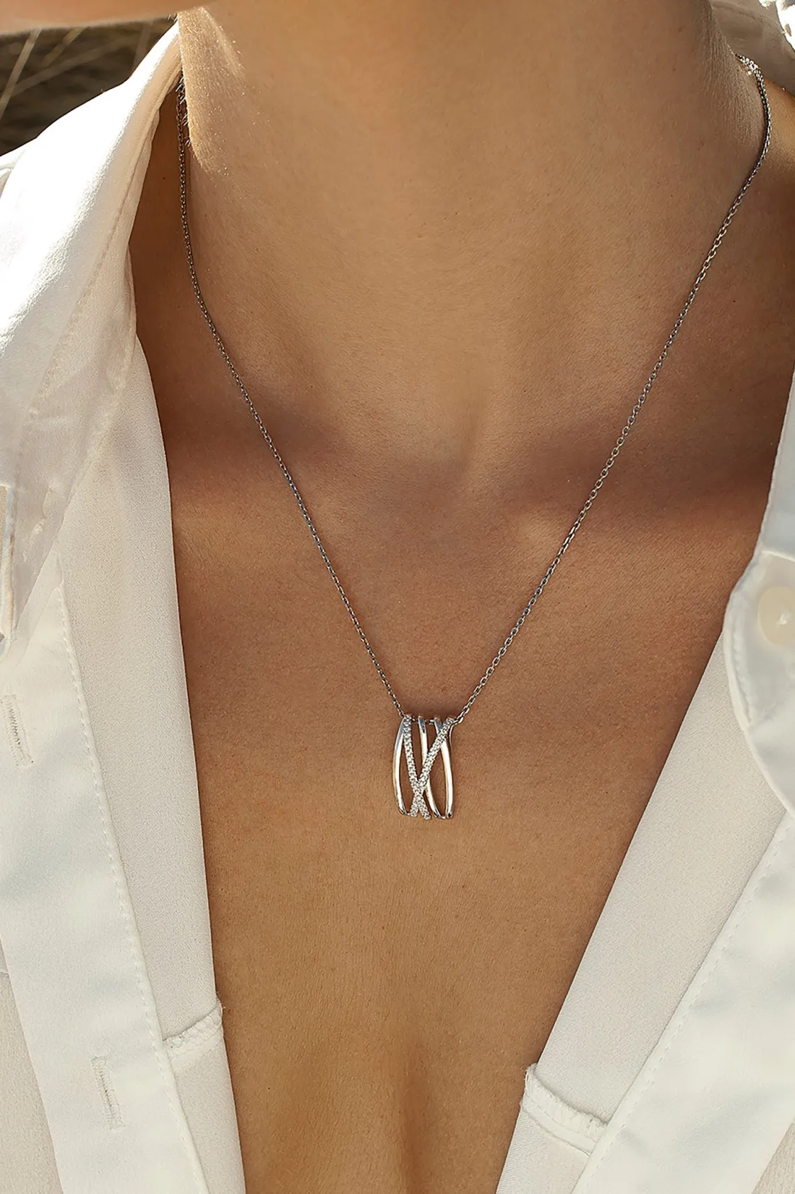 Collares Cortos | Colgante Brillante | LINEARGENT Collares cortos pieza formada por raíles de plata y circonitas
