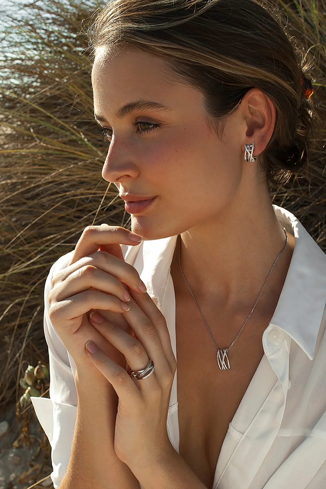 Collares Cortos | Colgante Brillante | LINEARGENT Collares cortos pieza formada por raíles de plata y circonitas