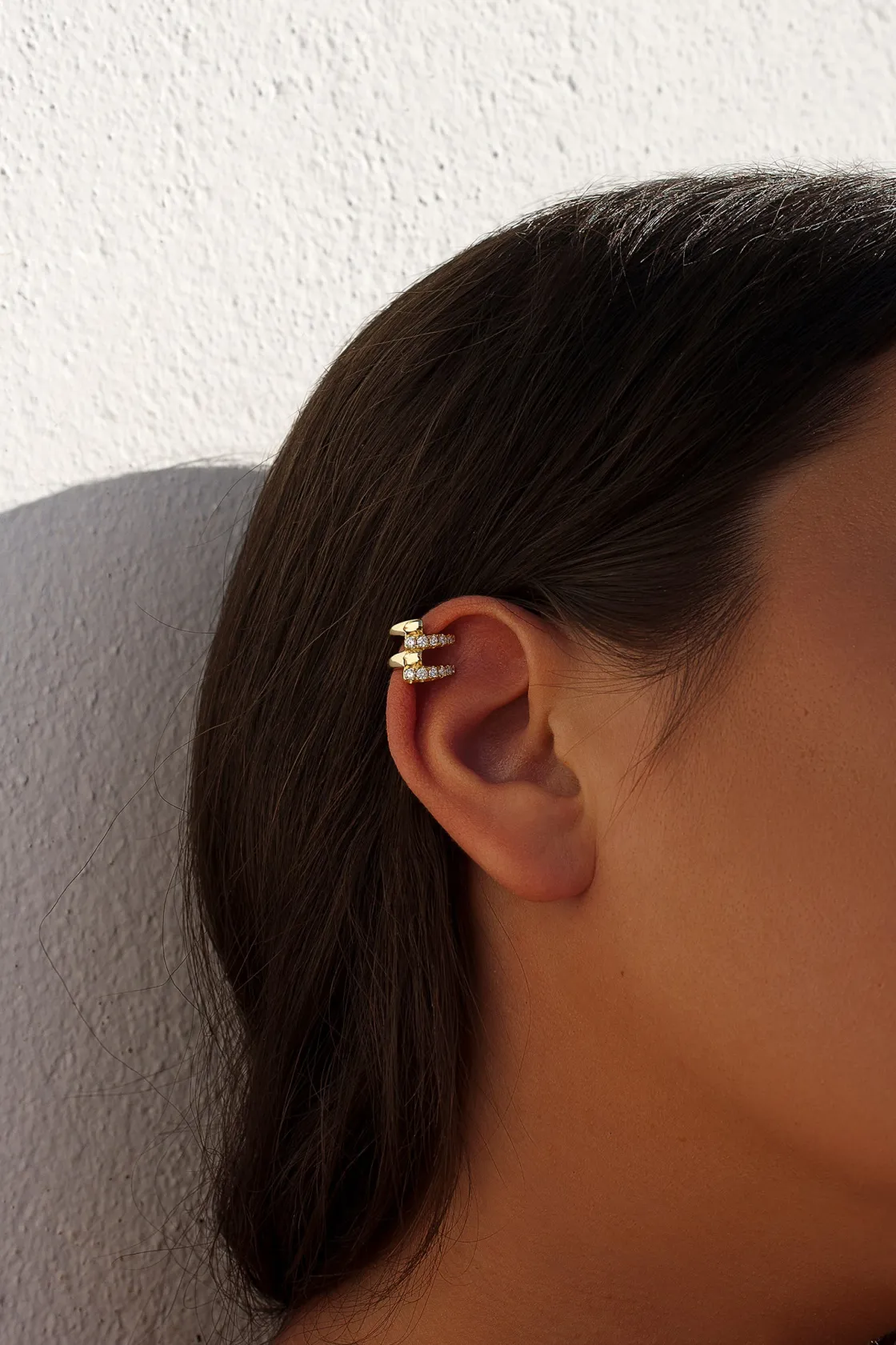 Ear Cuff | LINEARGENT Ear cuff en plata diseño dorado con circonitas