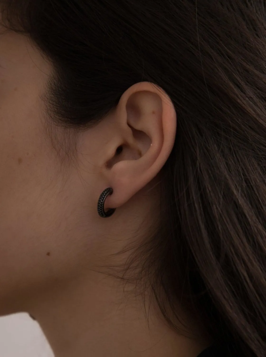 Pendientes Aro | LINEARGENT Pendientes aro con circonitas negras modelo pequeño