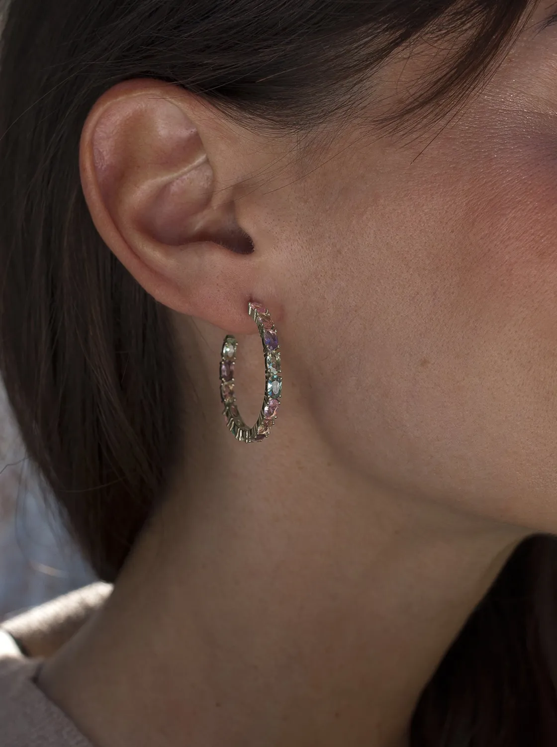 Pendientes Aro | LINEARGENT Pendientes aro con piedras en tonos rosas de talla oval