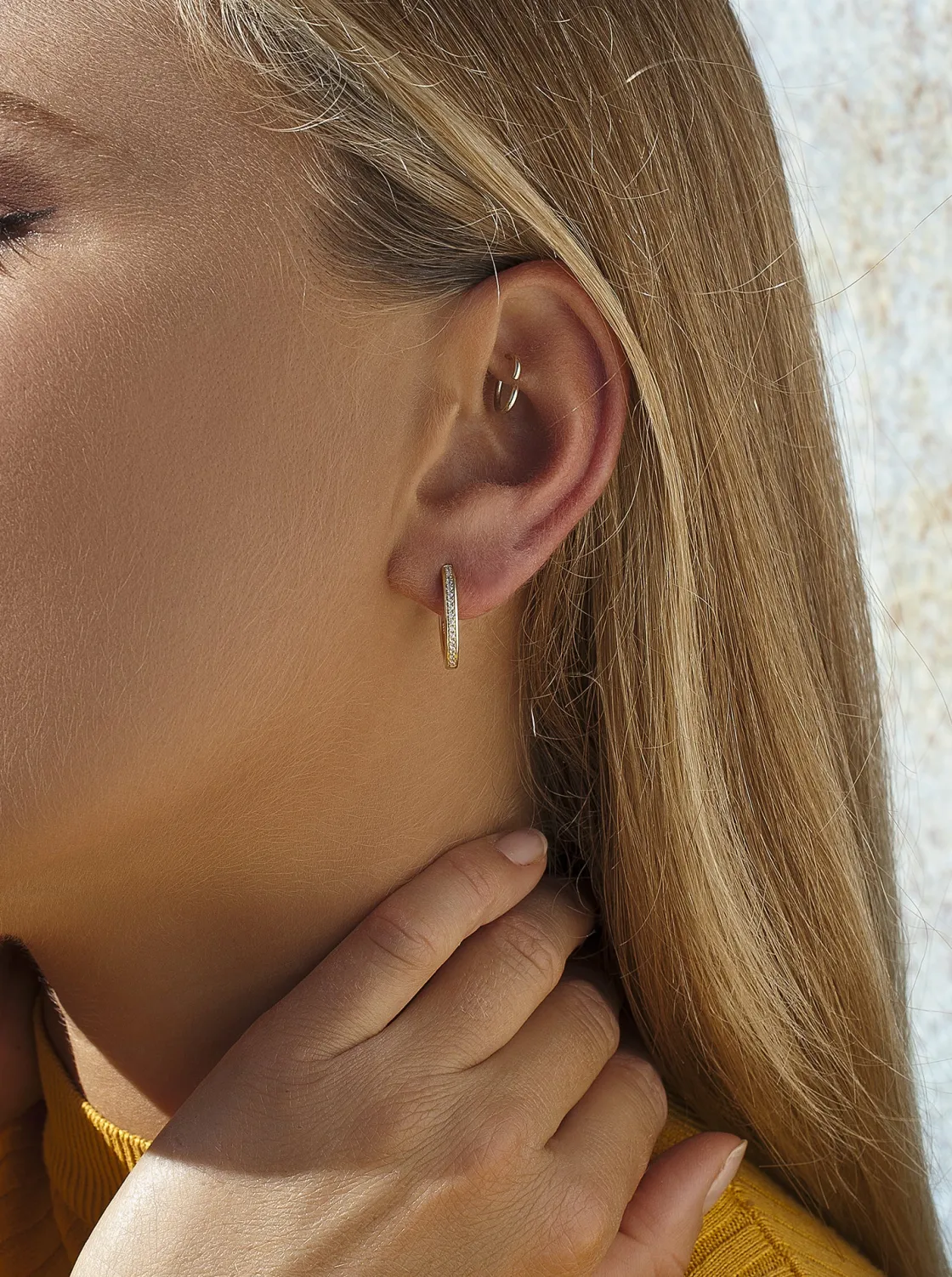 Pendientes Pequeños | Pendientes Aro | LINEARGENT Pendientes aro de plata bañada en oro diseño con circonitas