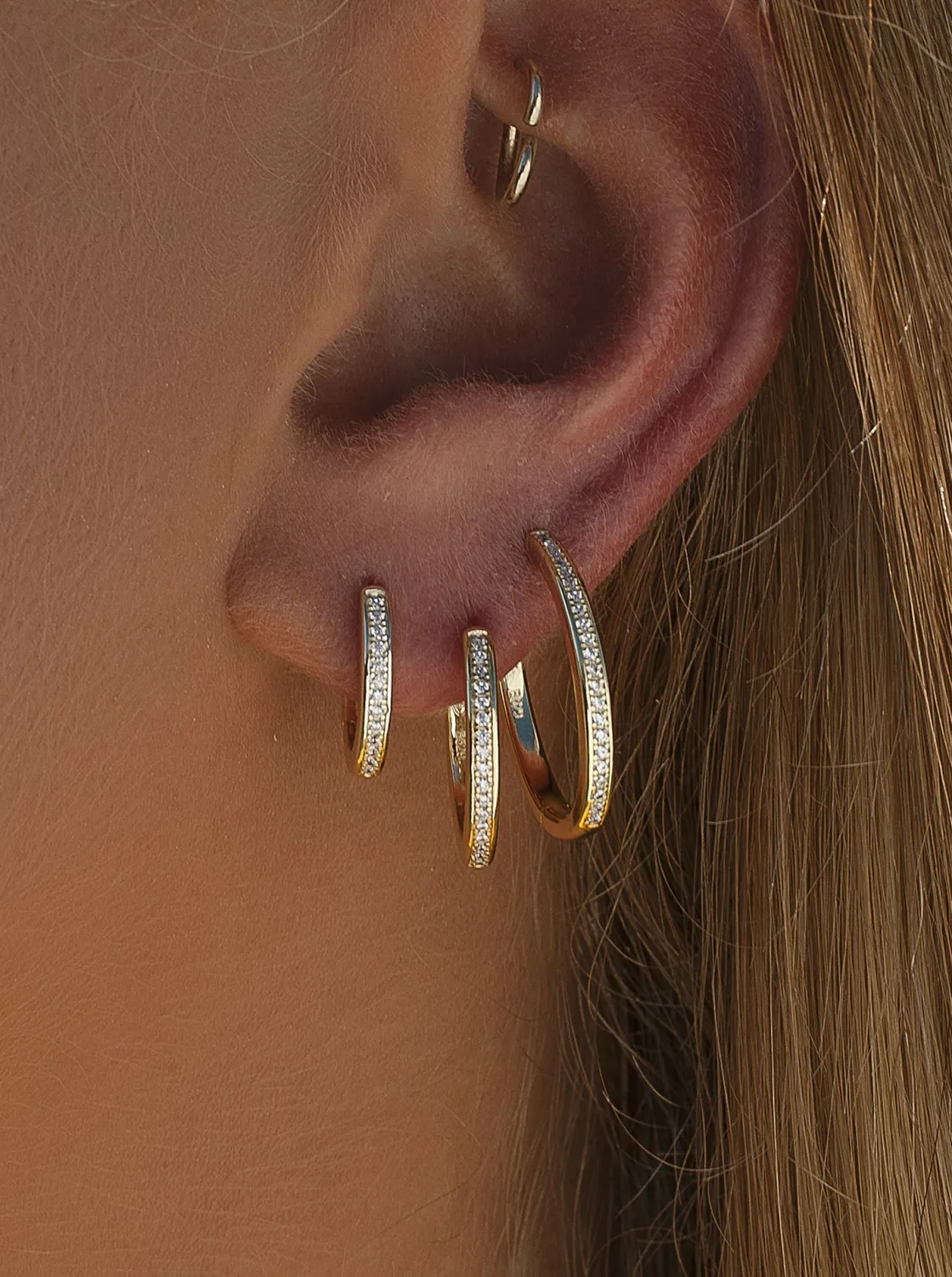 Pendientes Pequeños | Pendientes Aro | LINEARGENT Pendientes aro de plata bañada en oro diseño mini con circonitas