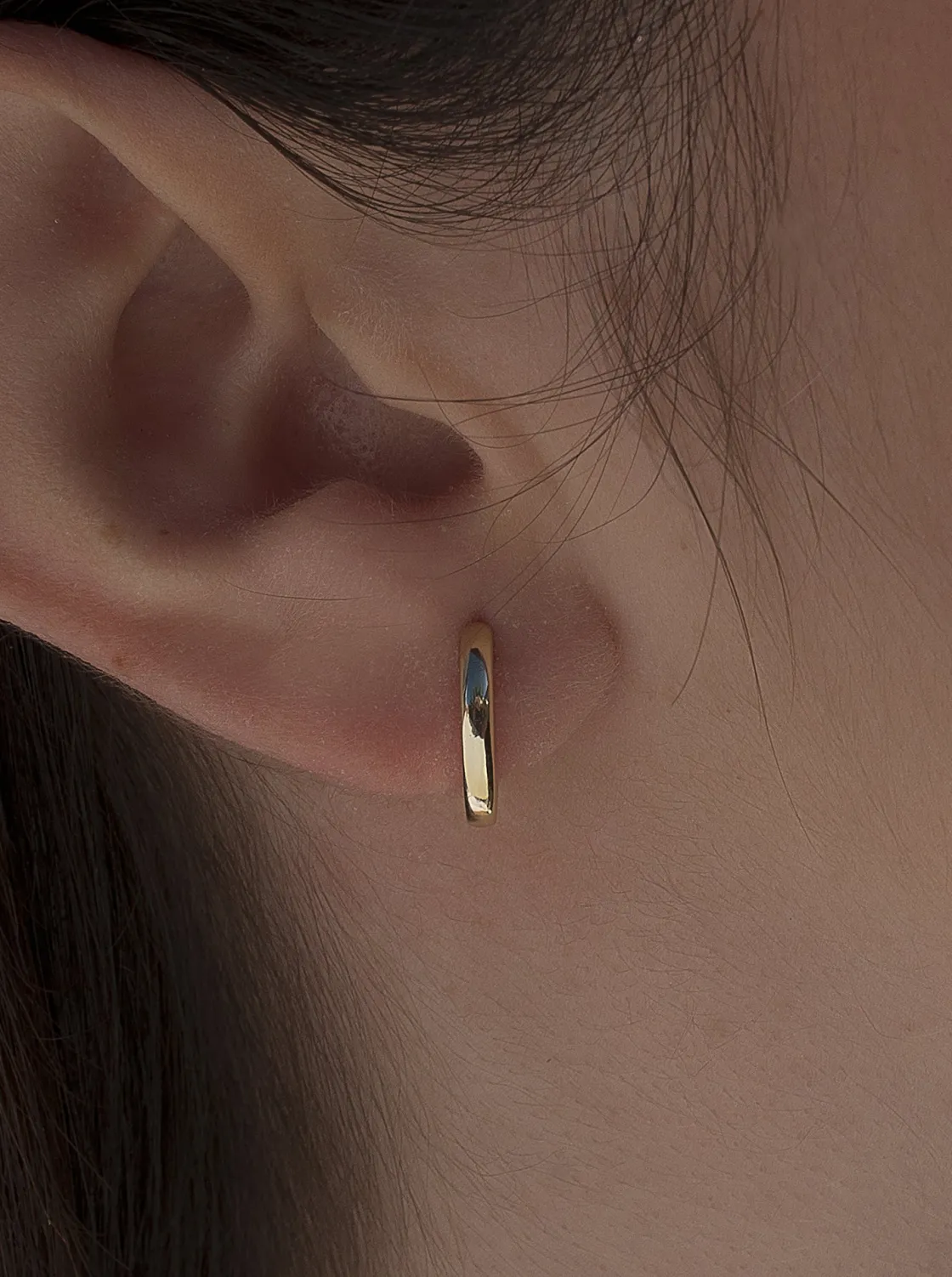 Pendientes Pequeños | Pendientes Aro | LINEARGENT Pendientes aro de plata bañada en oro diseño mini ovalado