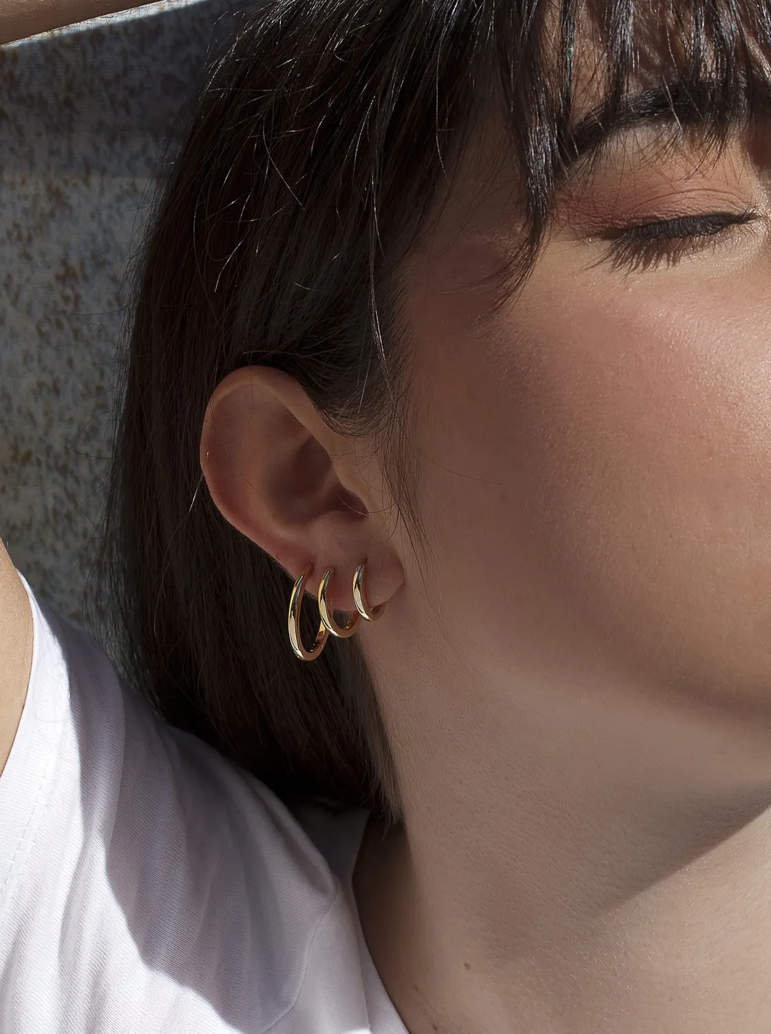 Pendientes Pequeños | Pendientes Aro | LINEARGENT Pendientes aro de plata bañada en oro diseño mini ovalado