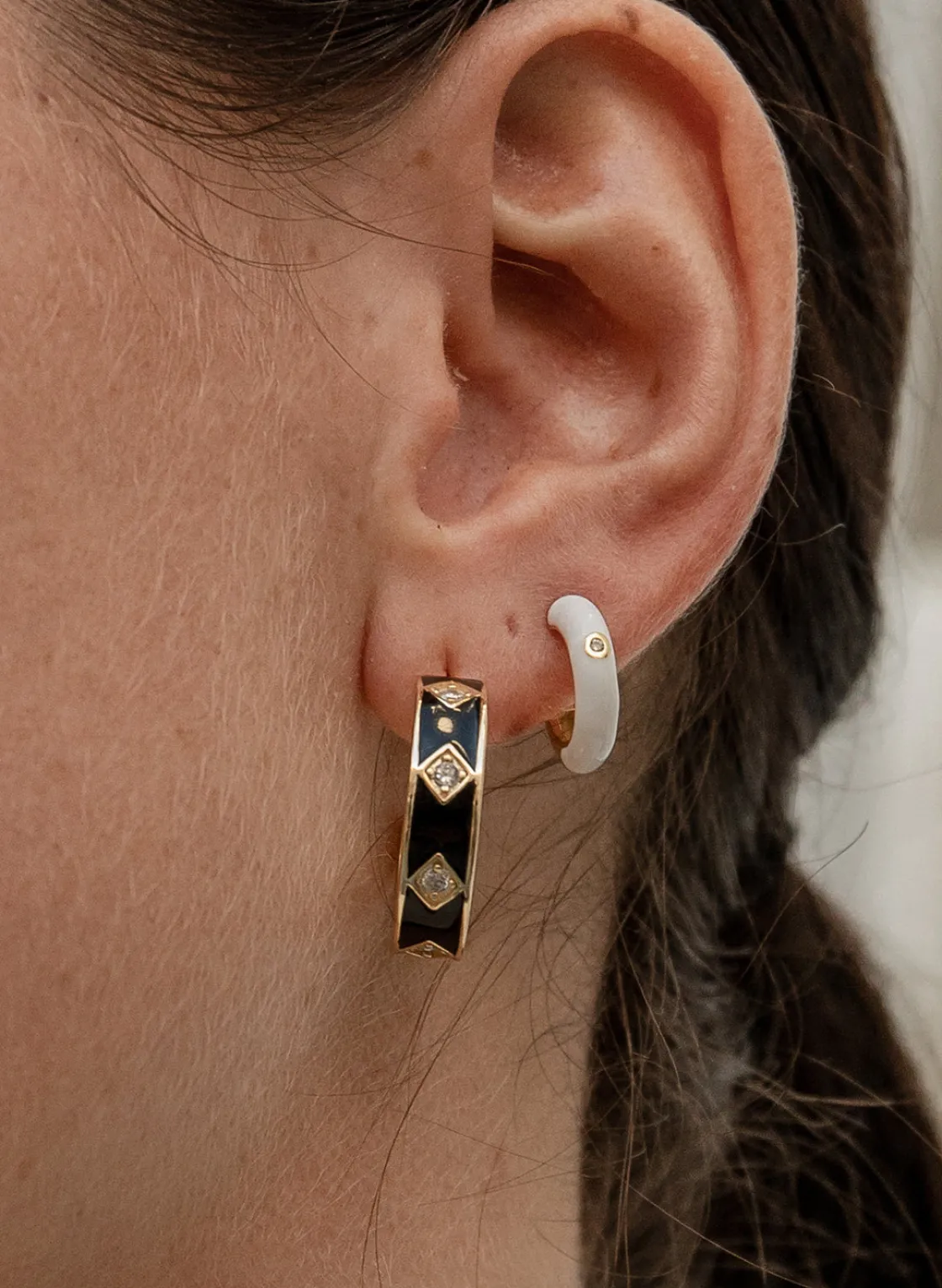 Pendientes Aro | LINEARGENT Pendientes aro de plata diseño ancho esmalte negro