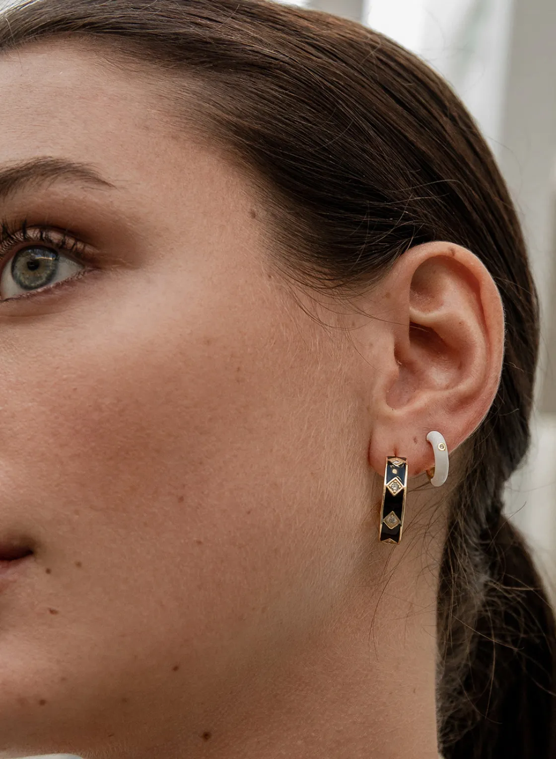 Pendientes Aro | LINEARGENT Pendientes aro de plata diseño ancho esmalte negro