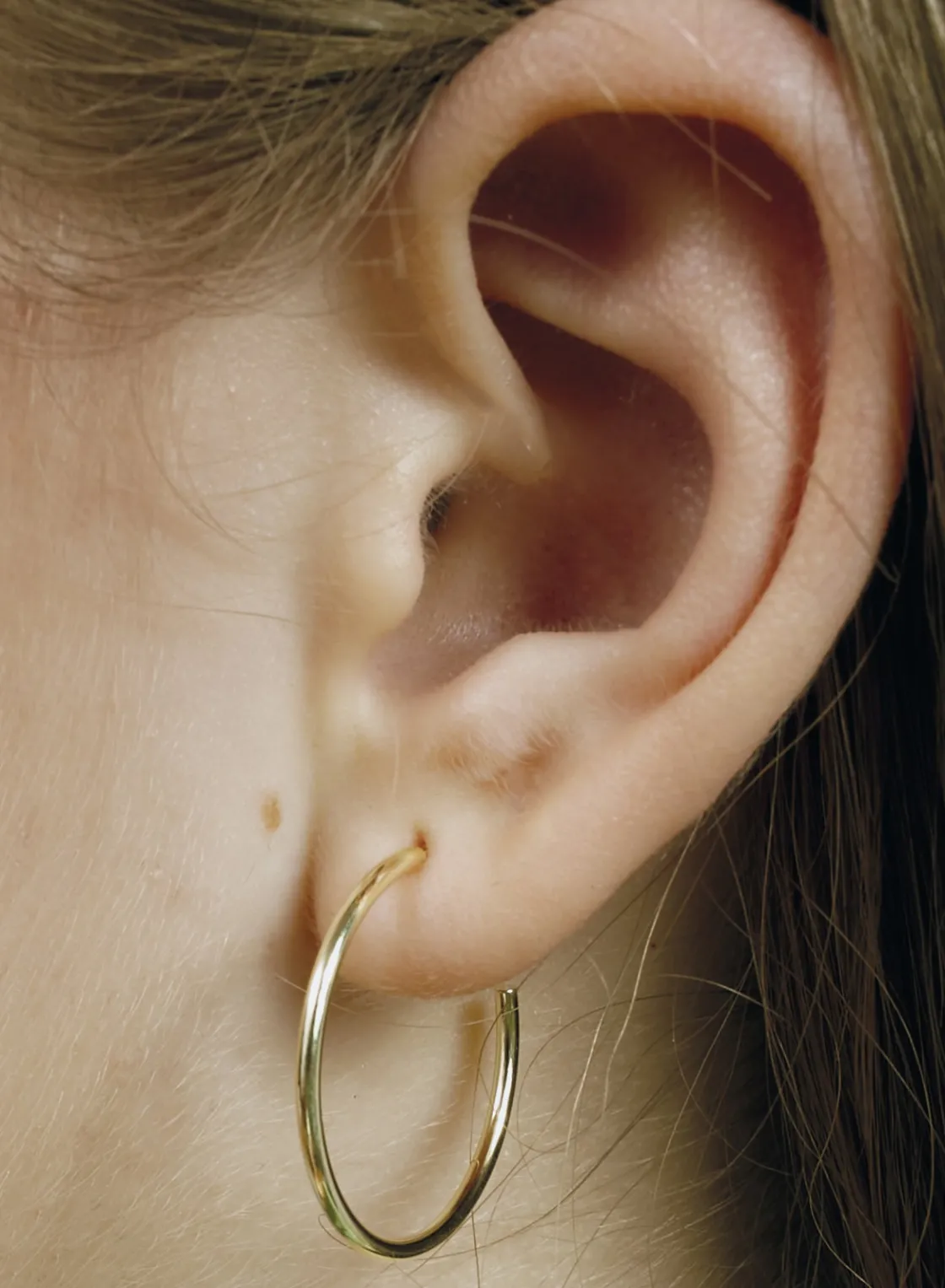 Pendientes Aro | LINEARGENT Pendientes aro de plata diseño fino y elegante modelo dorado