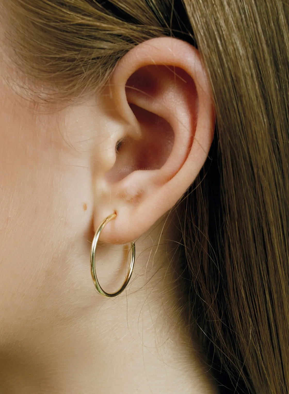 Pendientes Aro | LINEARGENT Pendientes aro de plata diseño fino y elegante modelo dorado