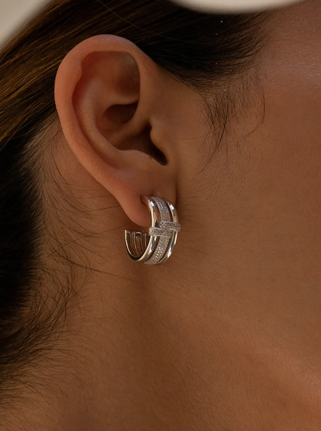 Pendientes Aro | LINEARGENT Pendientes aro de plata diseño hebilla con circonitas