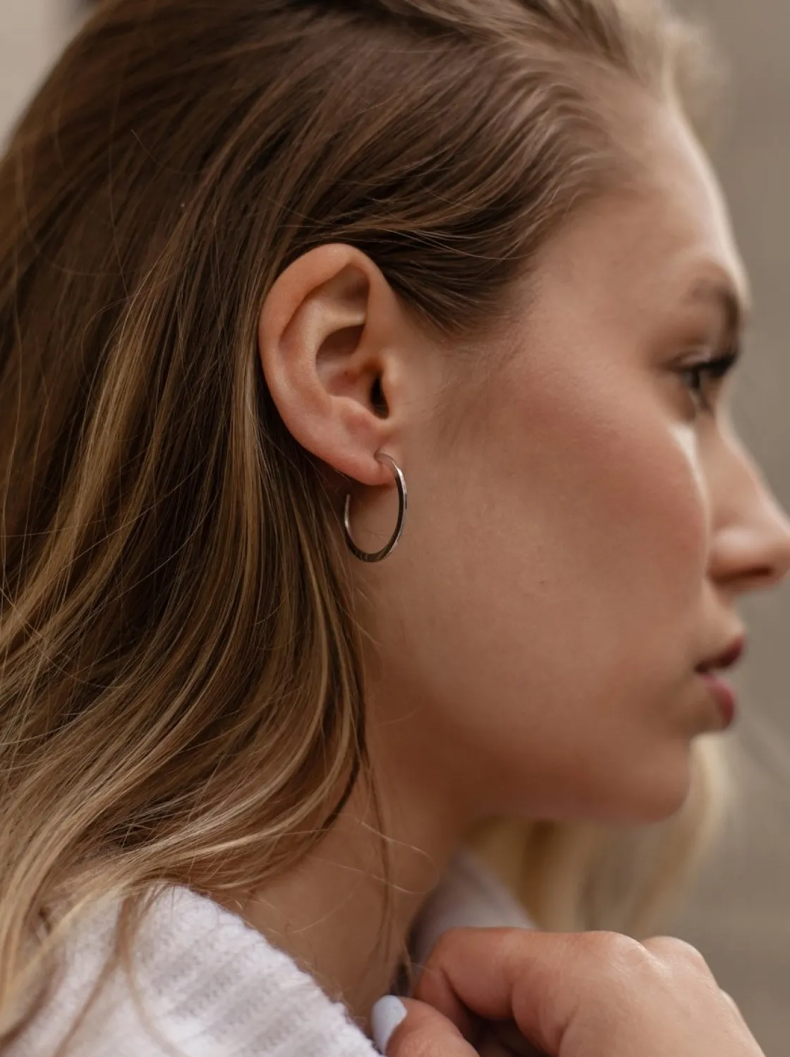 Pendientes Aro | LINEARGENT Pendientes aro de plata diseño plano y elegante
