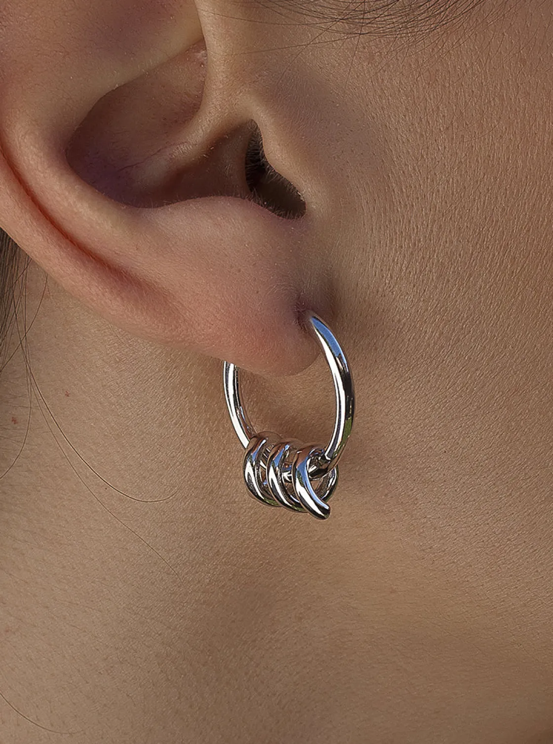 Pendientes Originales | Pendientes Aro | LINEARGENT Pendientes aro de plata lisa con motivo de espiral