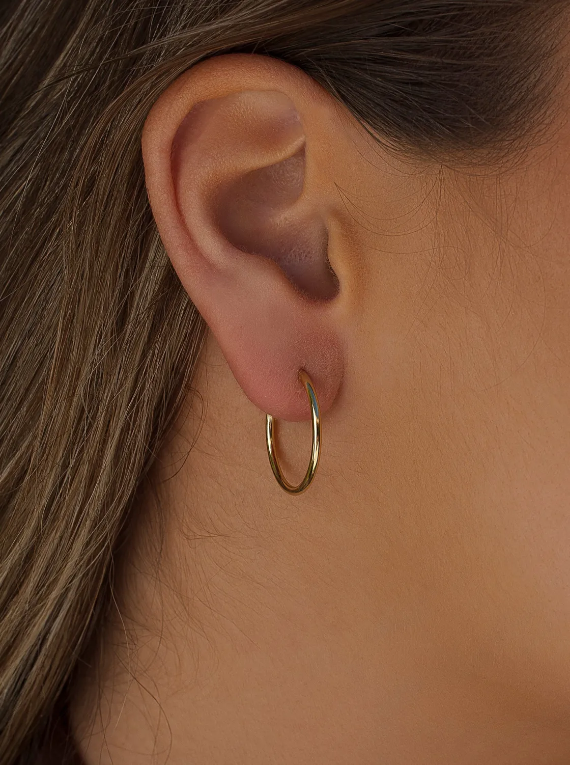 Pendientes Aro | LINEARGENT Pendientes aro de plata pequeños diseño fino y elegante dorado