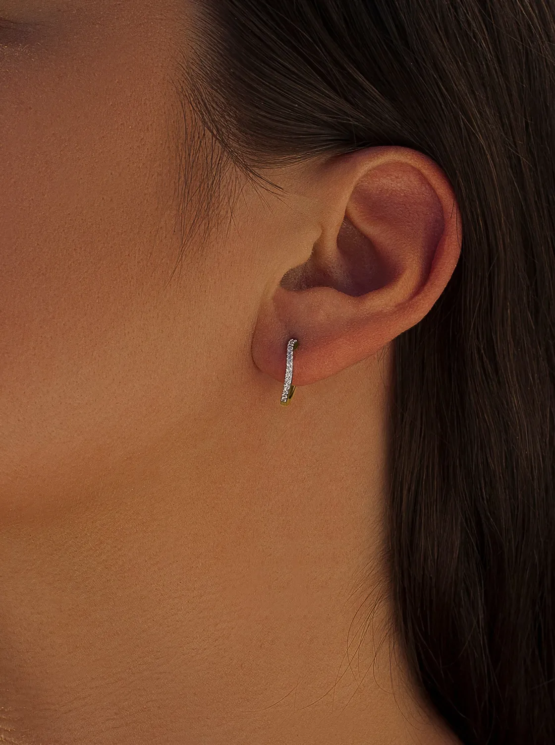 Pendientes Aro | LINEARGENT Pendientes aro pequeños diseño curvilíneo con circonitas y baño de oro