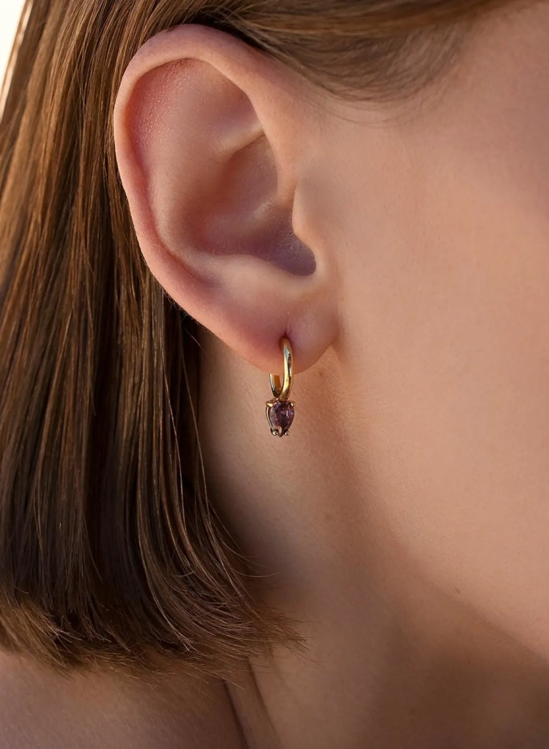 Pendientes Aro | LINEARGENT Pendientes aros pequeños bañados en oro diseño cuarzo adamantino perilla lavanda