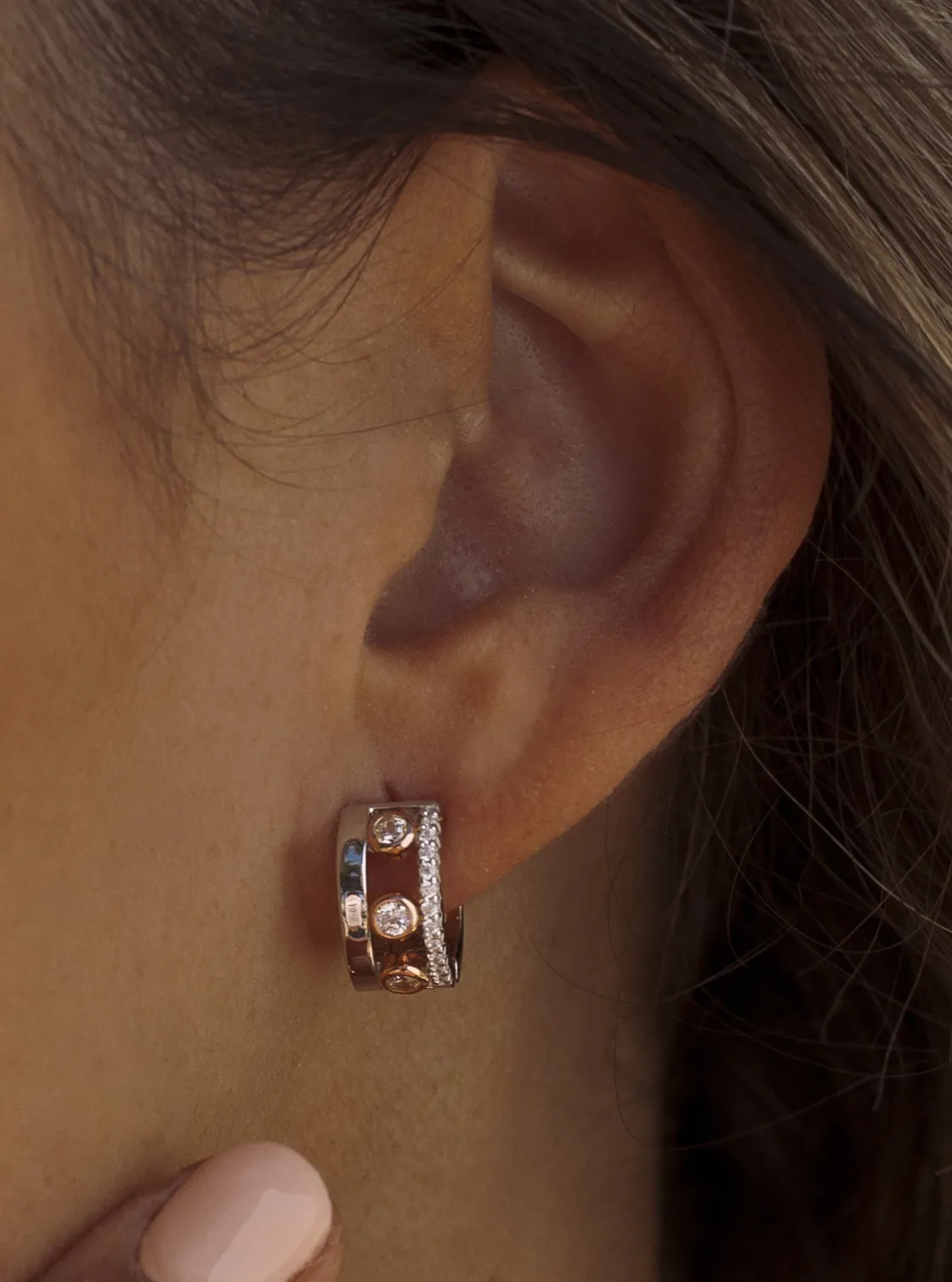 Pendientes Bicolor | LINEARGENT Pendientes aros pequeños diseño bicolor con circonitas