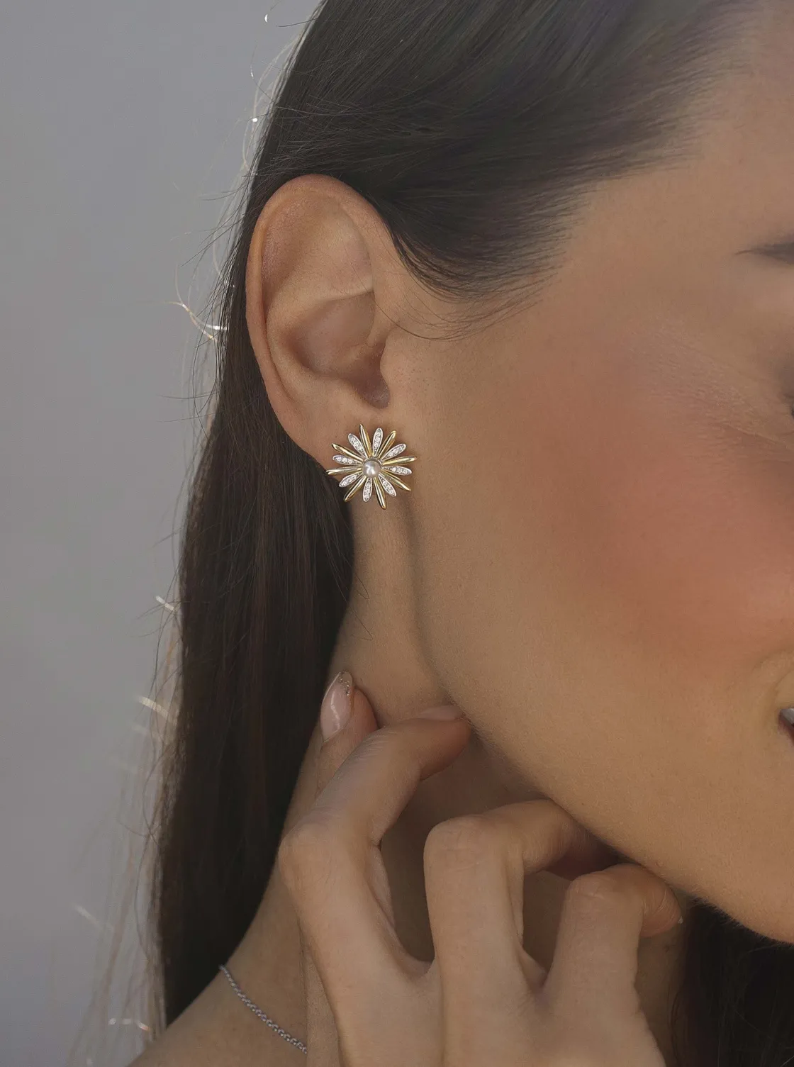 Pendientes Bicolor | LINEARGENT Pendientes bicolor de plata con diseño floral