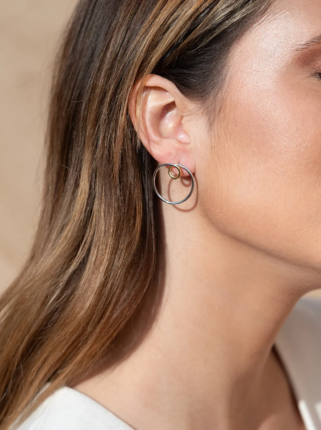 Pendientes Bicolor | LINEARGENT Pendientes bicolor de plata diseño aro con tirabuzón