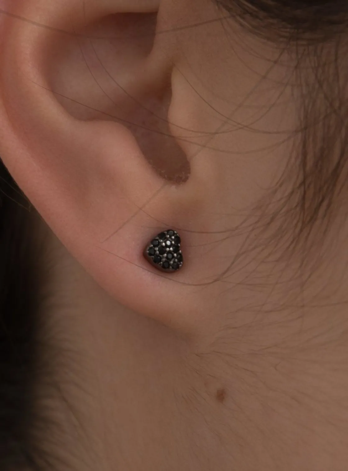 Pendientes Pequeños | LINEARGENT Pendientes brillantes pequeños baño rutenio motivo corazón y circonitas