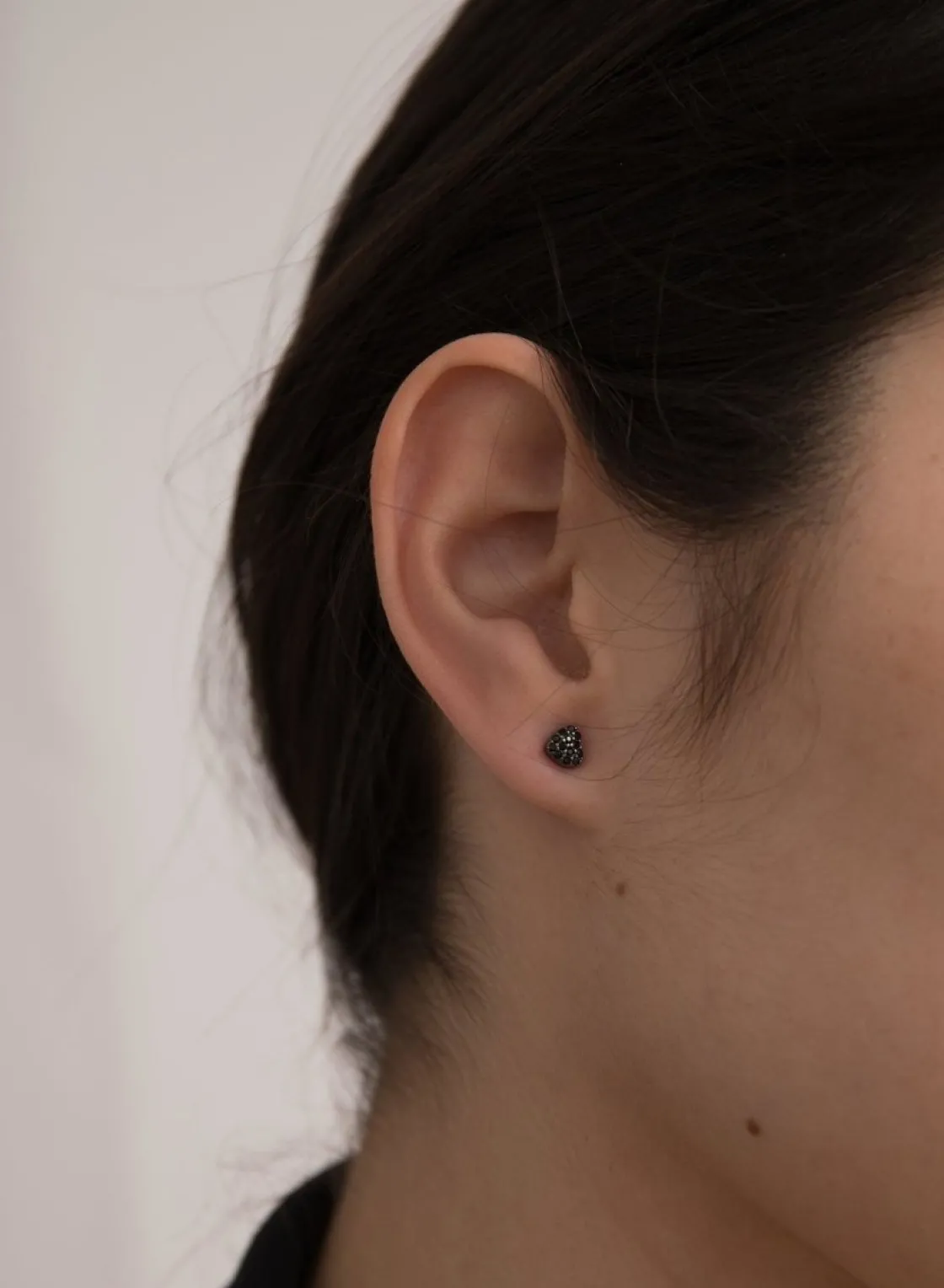 Pendientes Pequeños | LINEARGENT Pendientes brillantes pequeños baño rutenio motivo corazón y circonitas