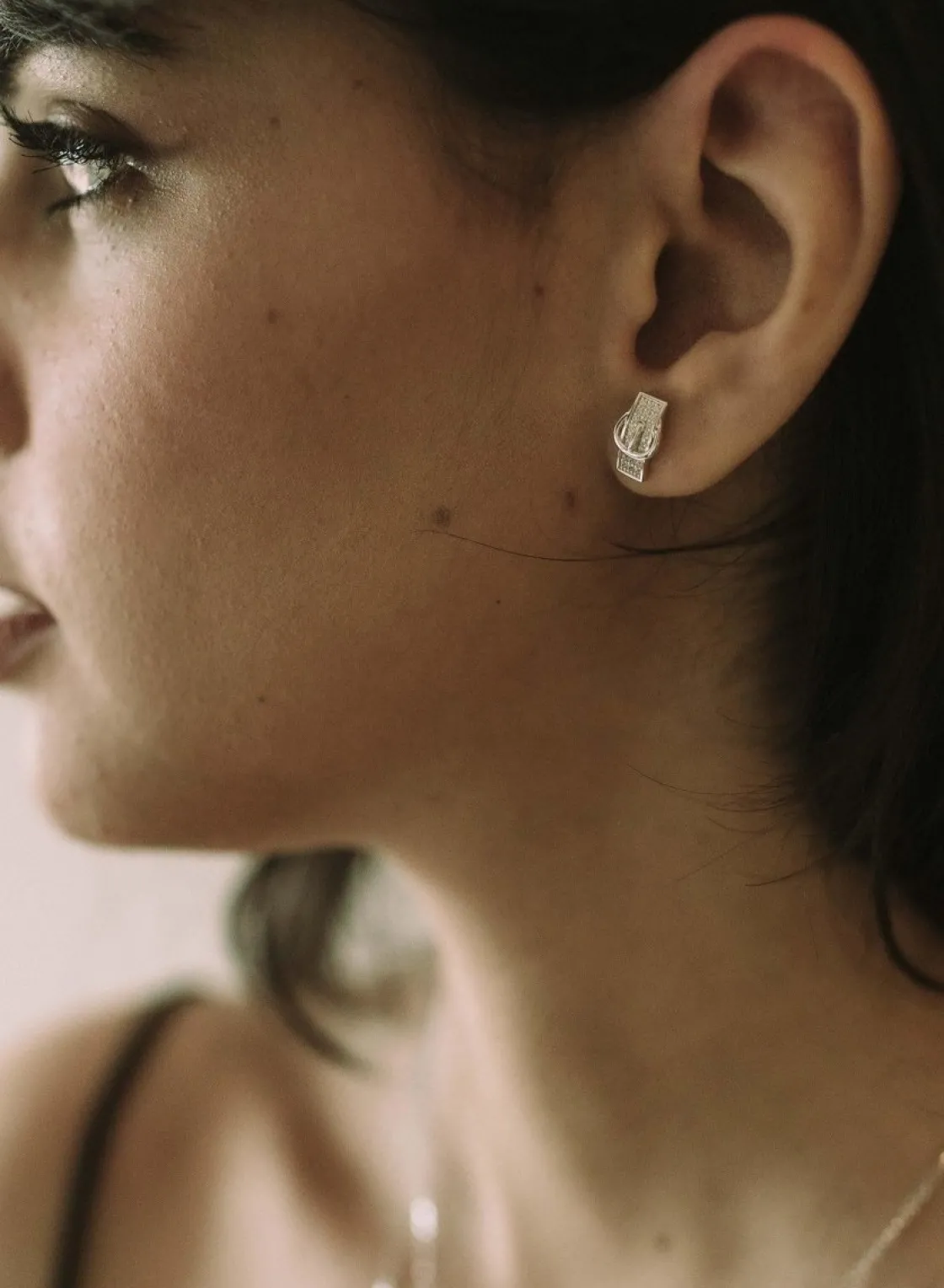 Pendientes Pequeños | LINEARGENT Pendientes brillantes pequeños diseño mini hebilla