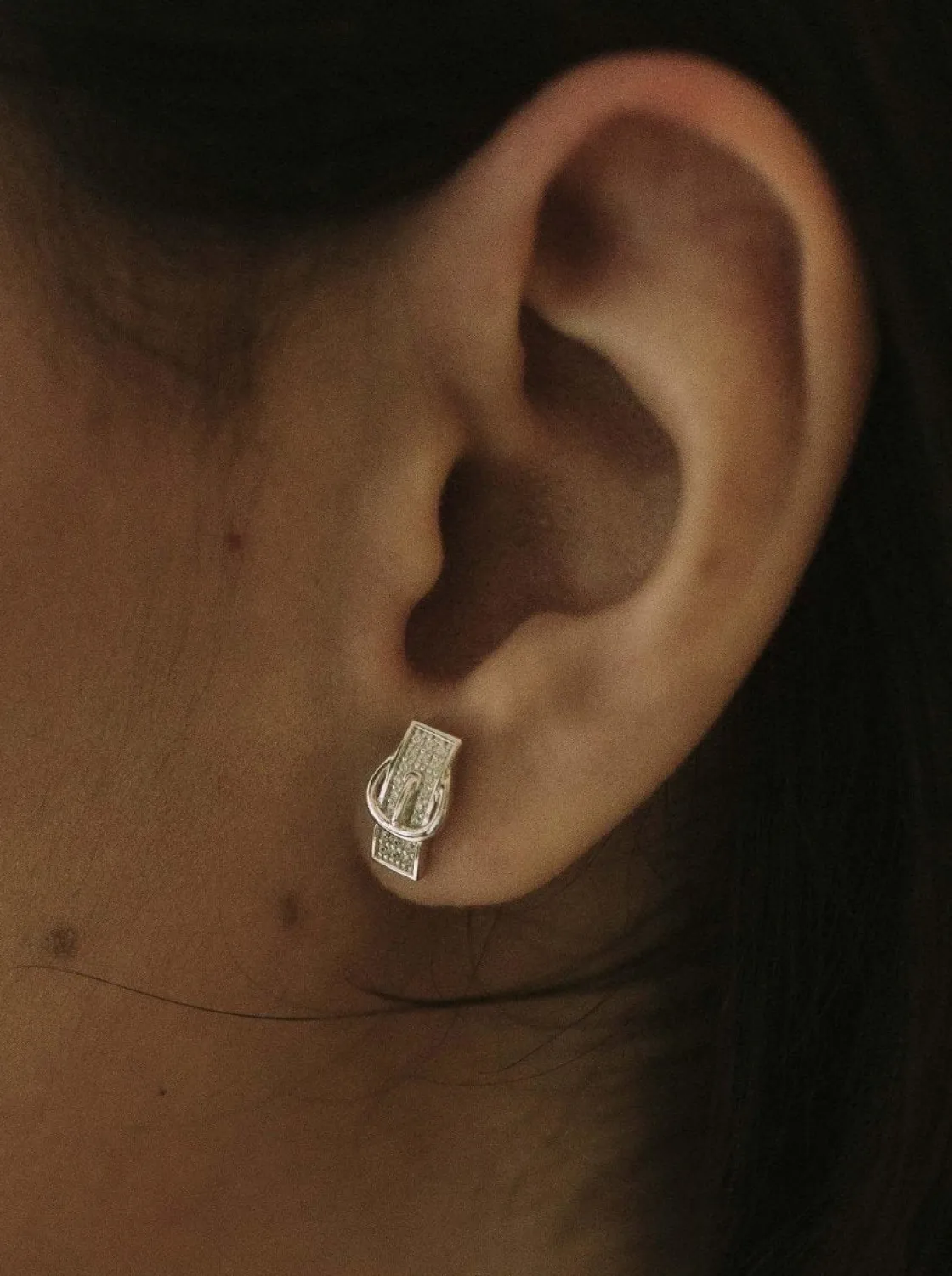 Pendientes Pequeños | LINEARGENT Pendientes brillantes pequeños diseño mini hebilla
