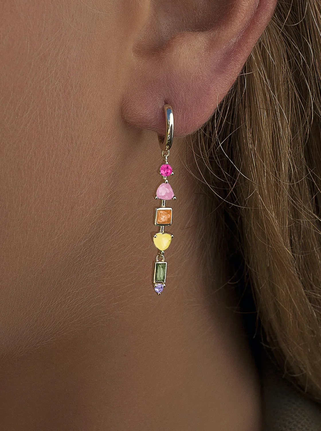 Pendientes Con Colgantes | LINEARGENT Pendientes con colgantes diseño aro con gemas multicolor