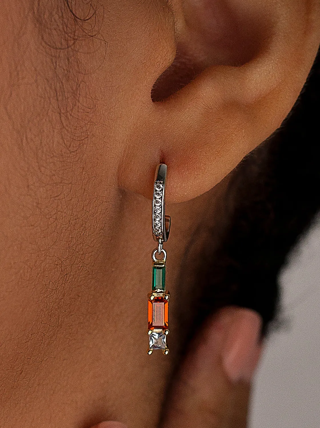 Pendientes De Piedras De Colores | Pendientes Con Colgantes | LINEARGENT Pendientes con colgantes diseño aro y gemas de colores