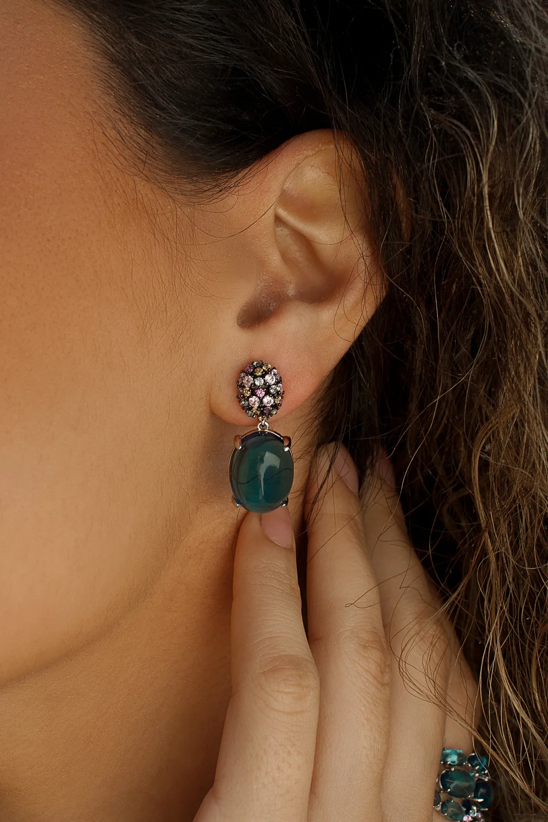 Pendientes De Piedras De Colores | LINEARGENT Pendientes con colgantes estilo cabouchón y circonitas