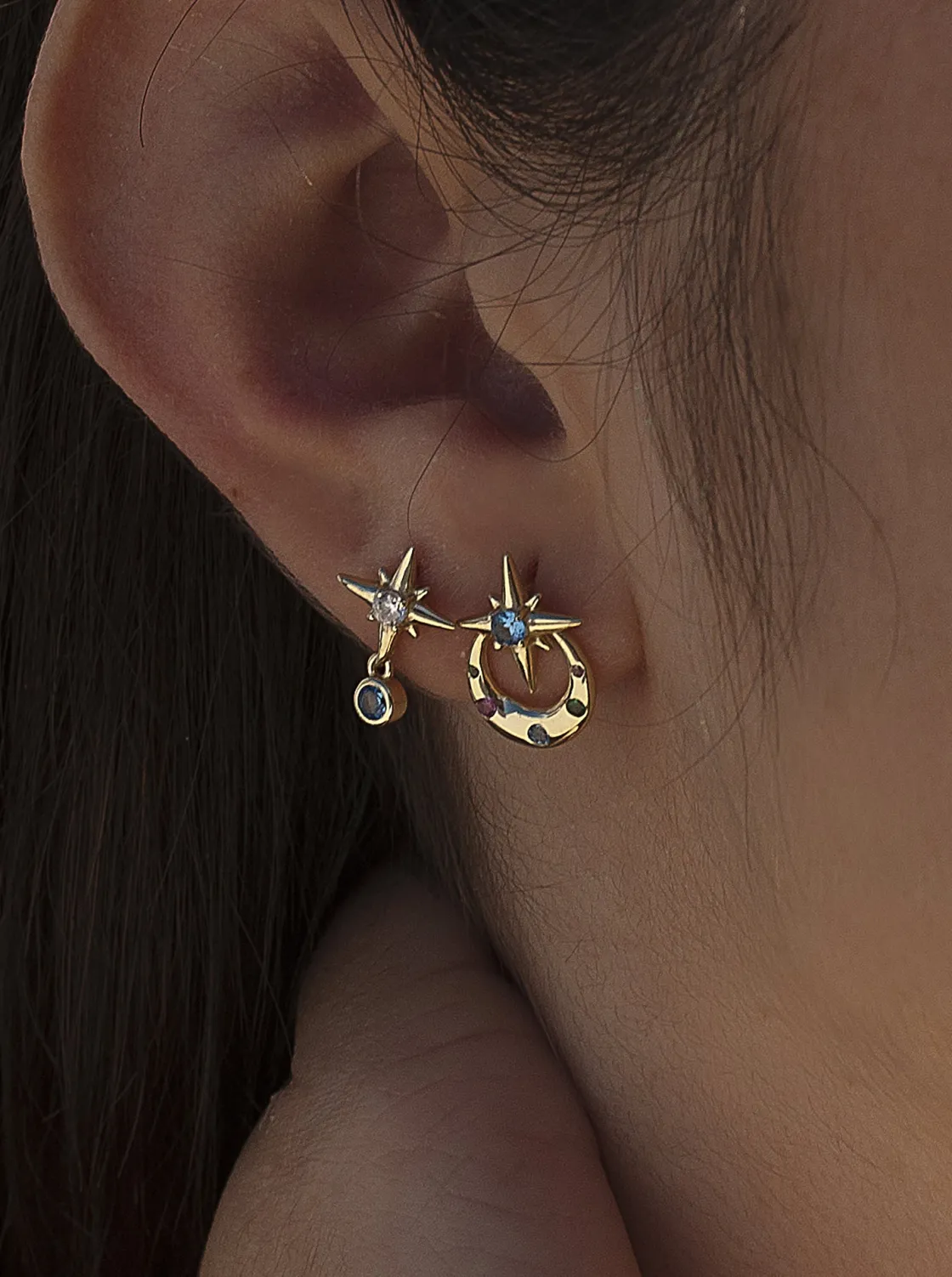 Pendientes Con Colgantes | LINEARGENT Pendientes con piedras de colores diseño universo