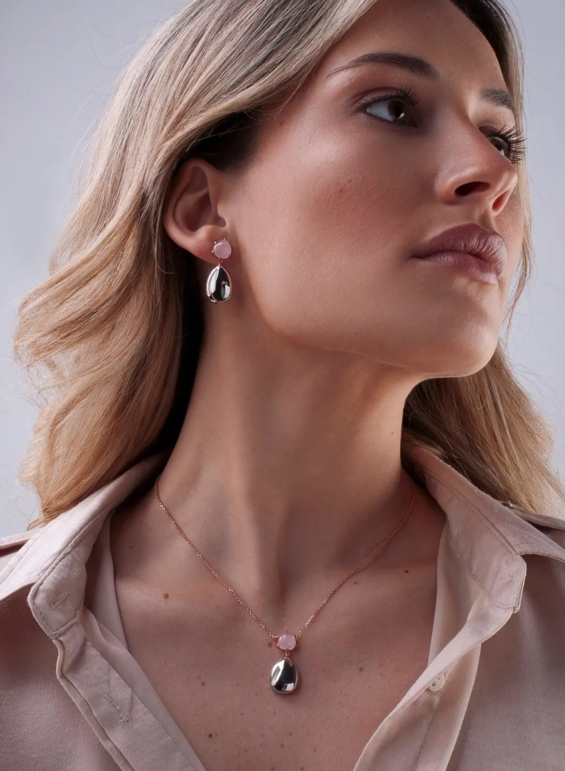 Pendientes Largos | LINEARGENT Pendientes de piedra natural diseño de plata lisa y cuarzo rosa