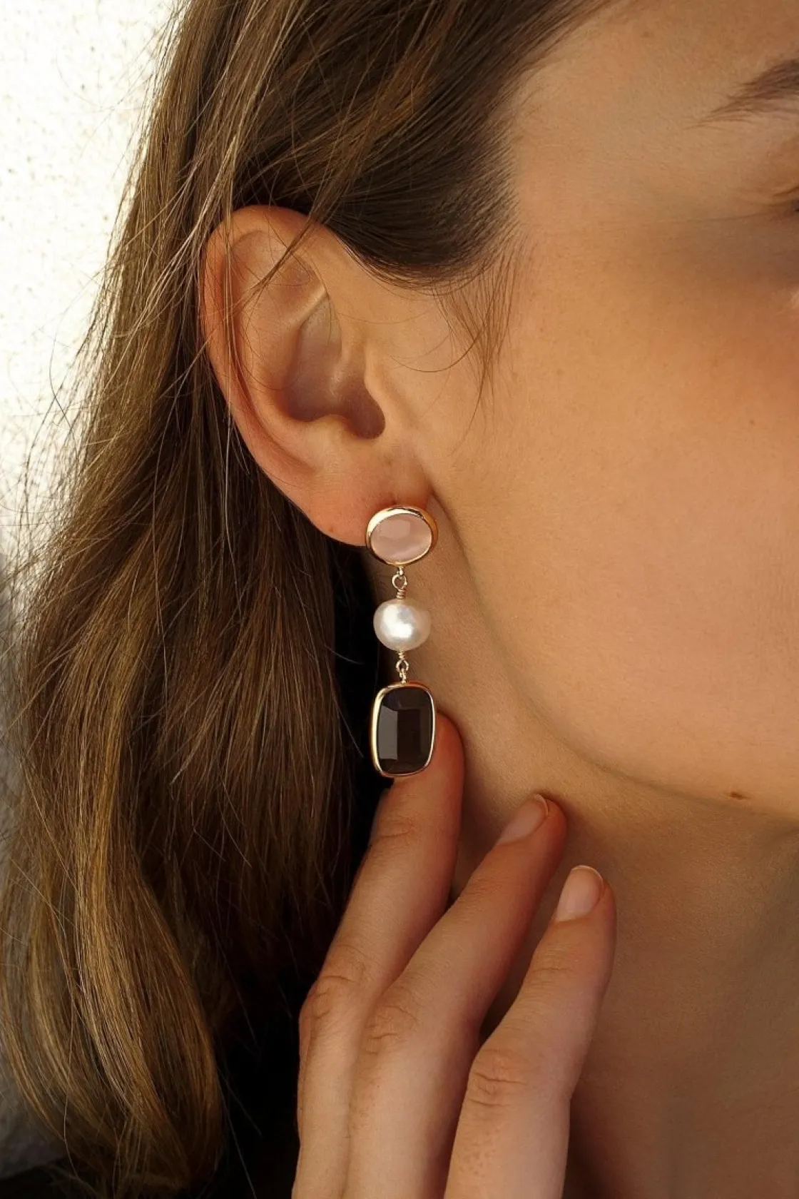 Pendientes Largos | Pendientes De Piedra Natural | LINEARGENT Pendientes de piedra natural en tonos tierra y detalle de perla