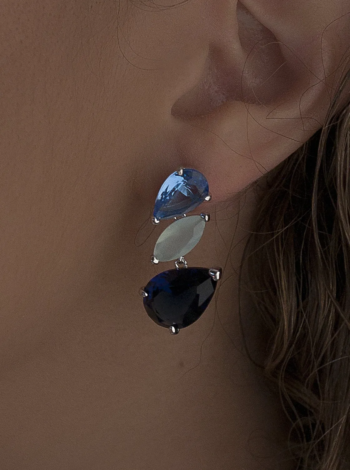 Pendientes De Piedras De Colores | LINEARGENT Pendientes de piedras de colores diseño tres gemas tono azul