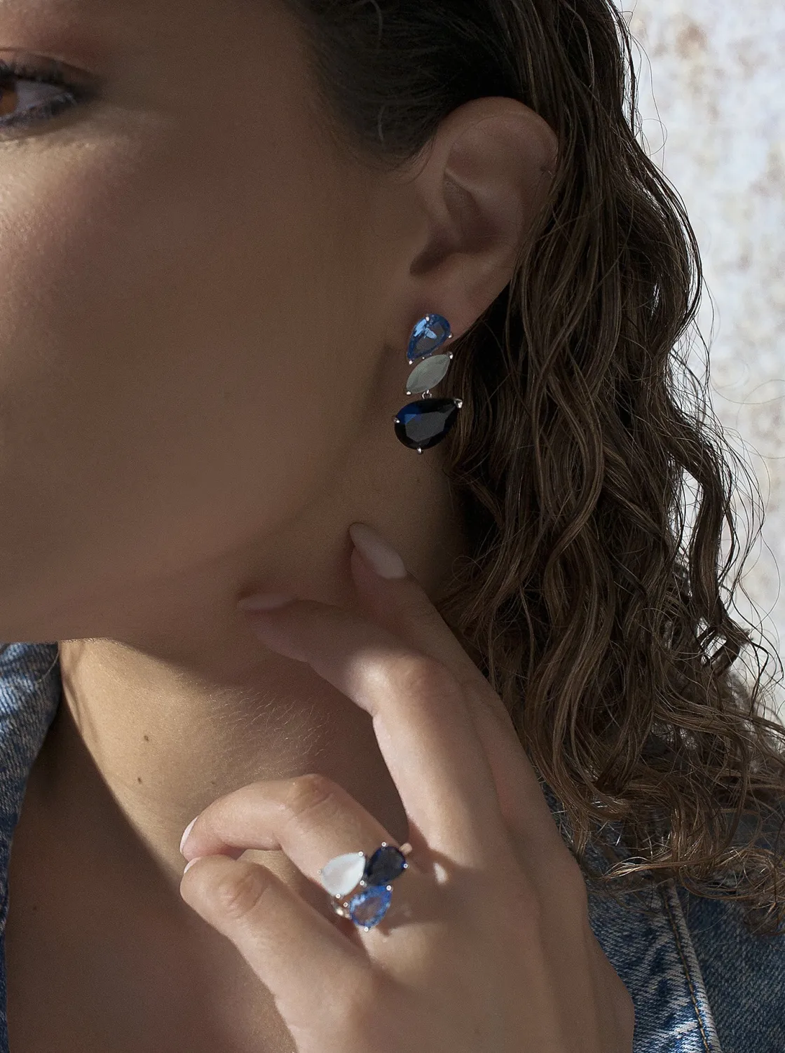 Pendientes De Piedras De Colores | LINEARGENT Pendientes de piedras de colores diseño tres gemas tono azul