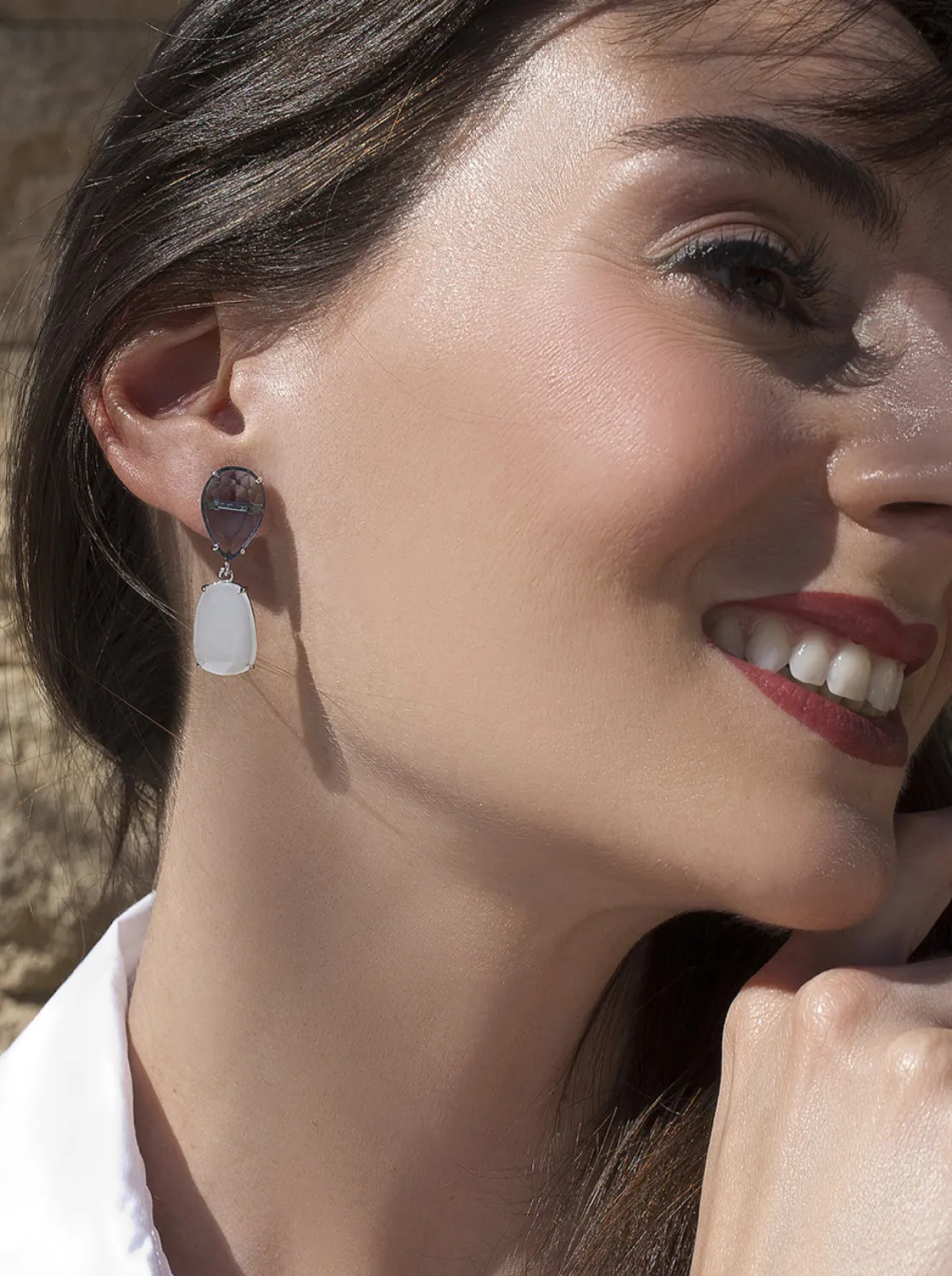 Pendientes De Piedras De Colores | LINEARGENT Pendientes de piedras de colores en tono azul lechoso