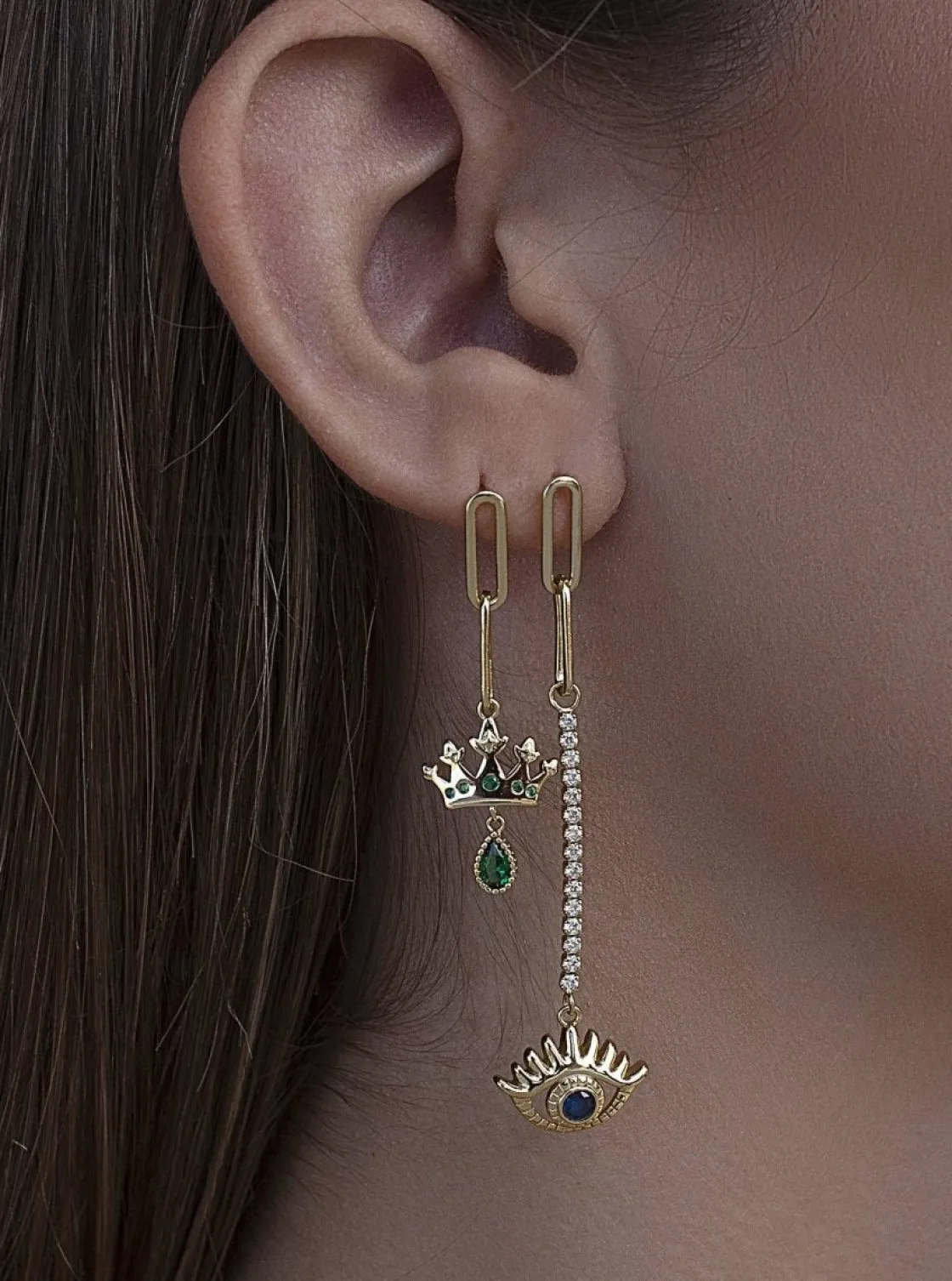 Pendientes Largos | LINEARGENT Pendientes largos con charm de ojo y corona