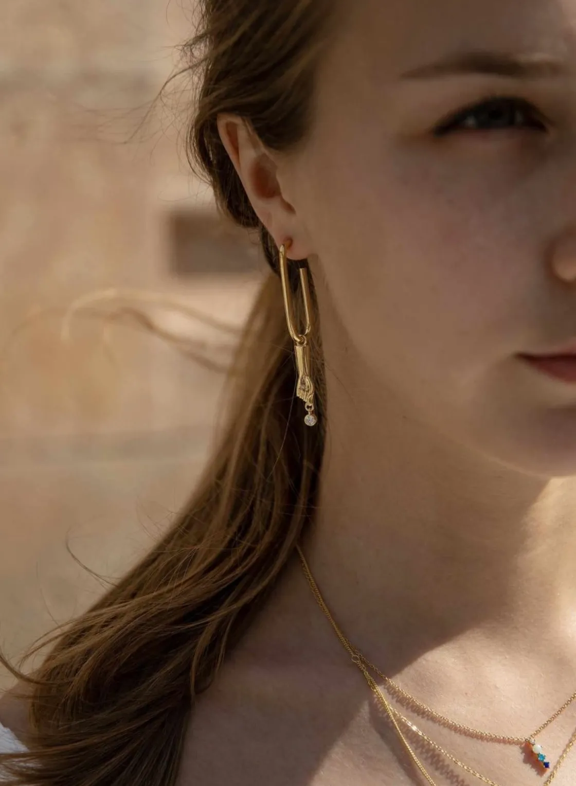 Pendientes Largos | LINEARGENT Pendientes largos de plata finos estilo aro diseño de mano y circonita baño en oro