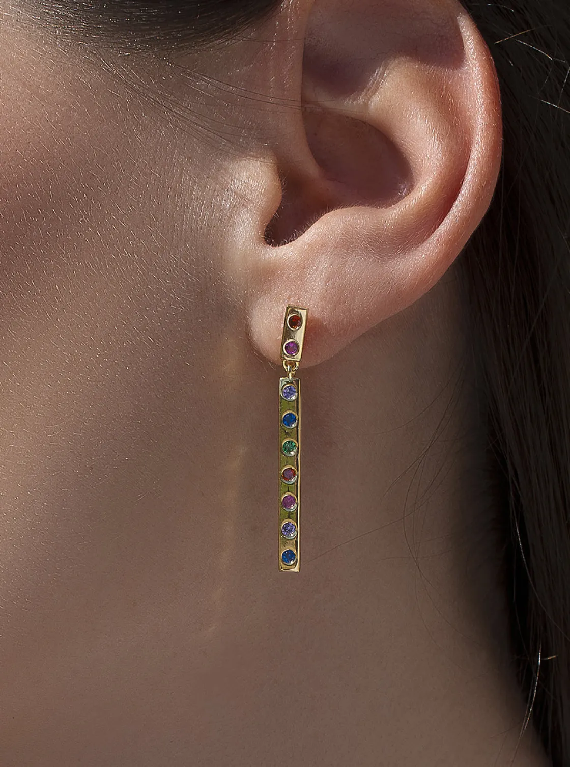 Pendientes Largos | Pendientes De Piedras De Colores | LINEARGENT Pendientes largos de plata bañados en oro diseño multicolor
