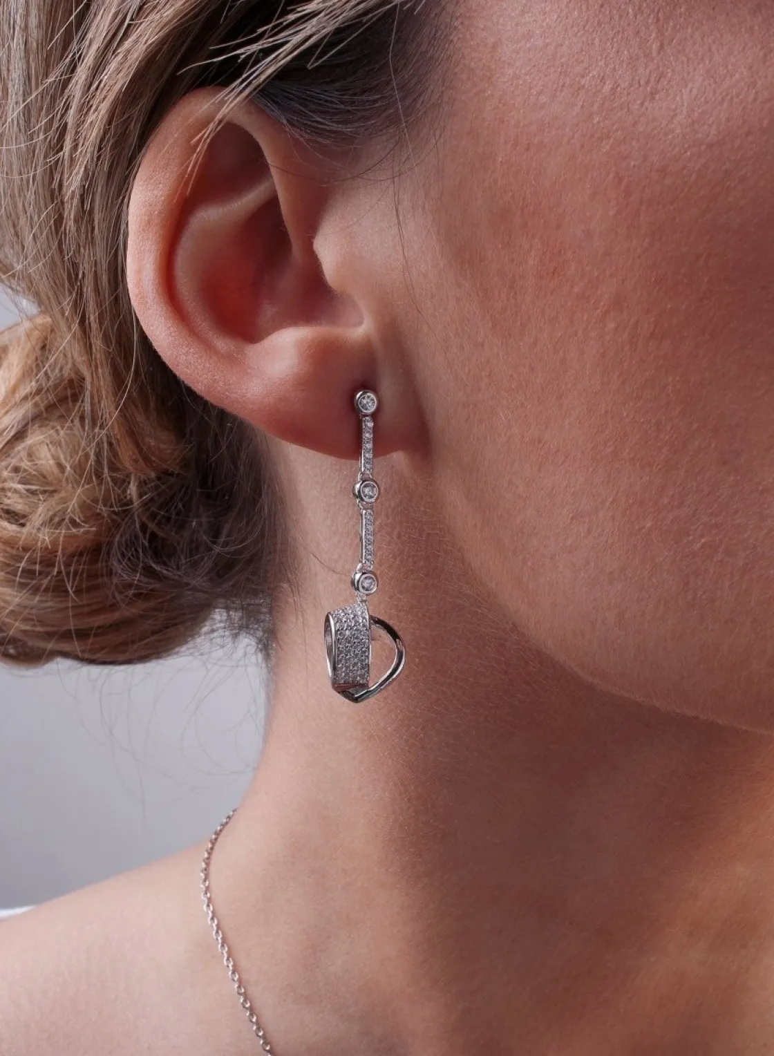 Pendientes Largos | LINEARGENT Pendientes largos diseño de nudo con circonitas