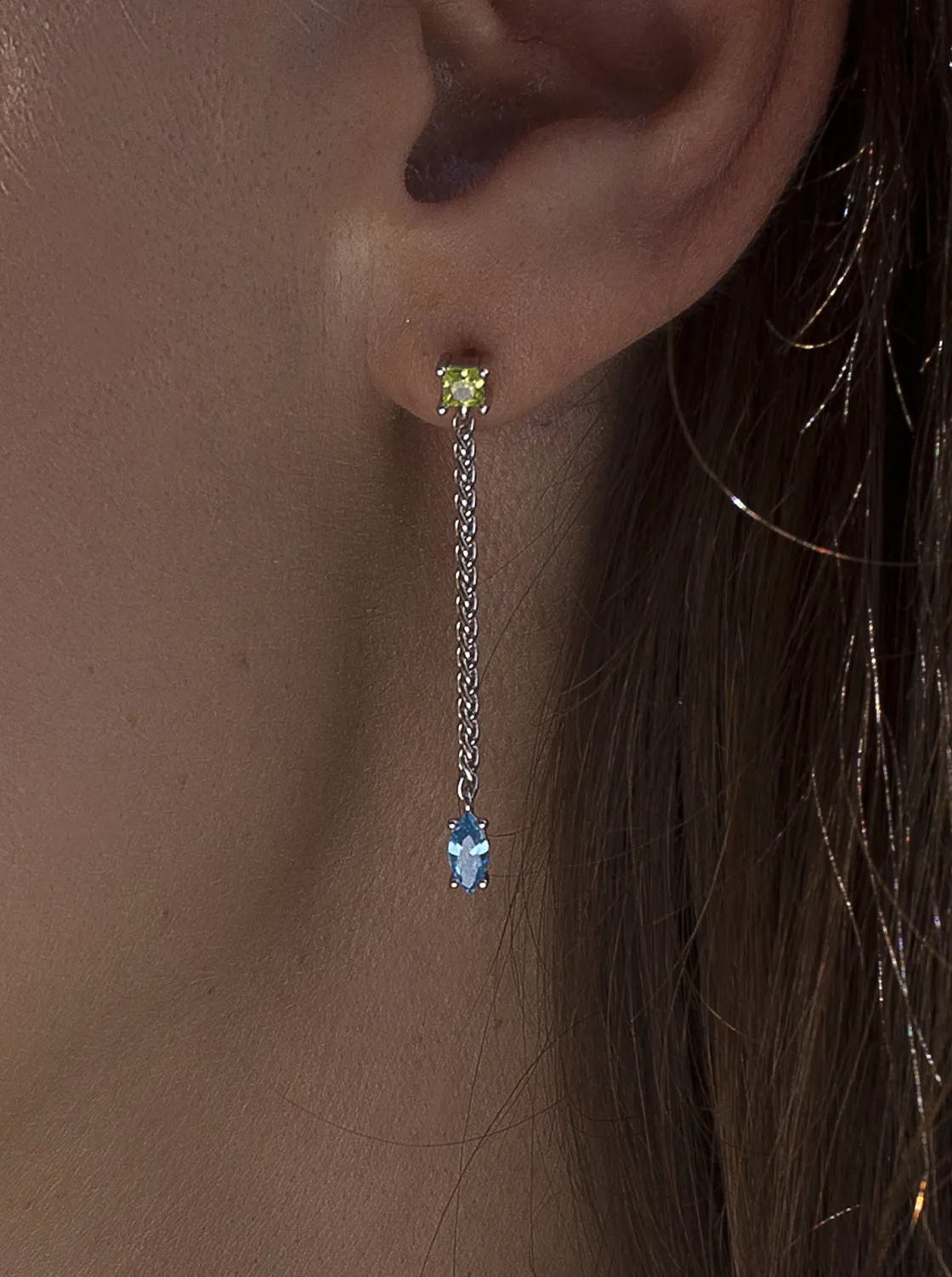 Pendientes Largos | LINEARGENT Pendientes largos estilo cadenas con gemas multicolor