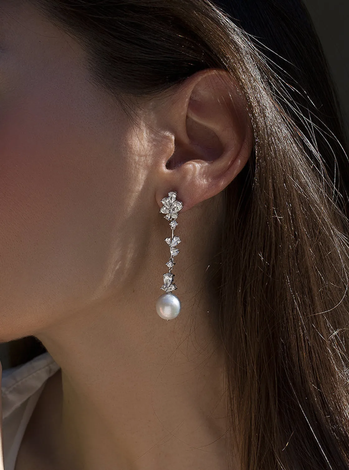 Pendientes Largos | Pendientes Perlas | LINEARGENT Pendientes novia largos con circonitas y acabada con una perla en motivos florales