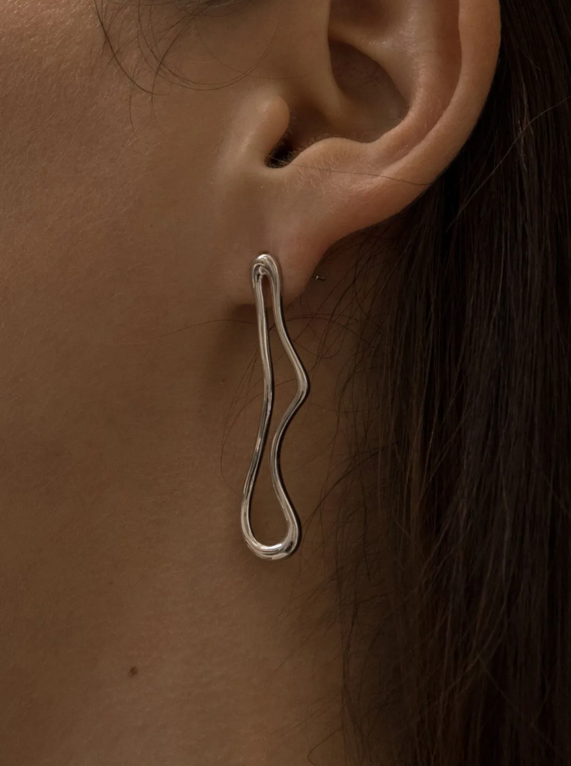 Pendientes Originales | LINEARGENT Pendientes originales de plata líquido irregular en plata lisa