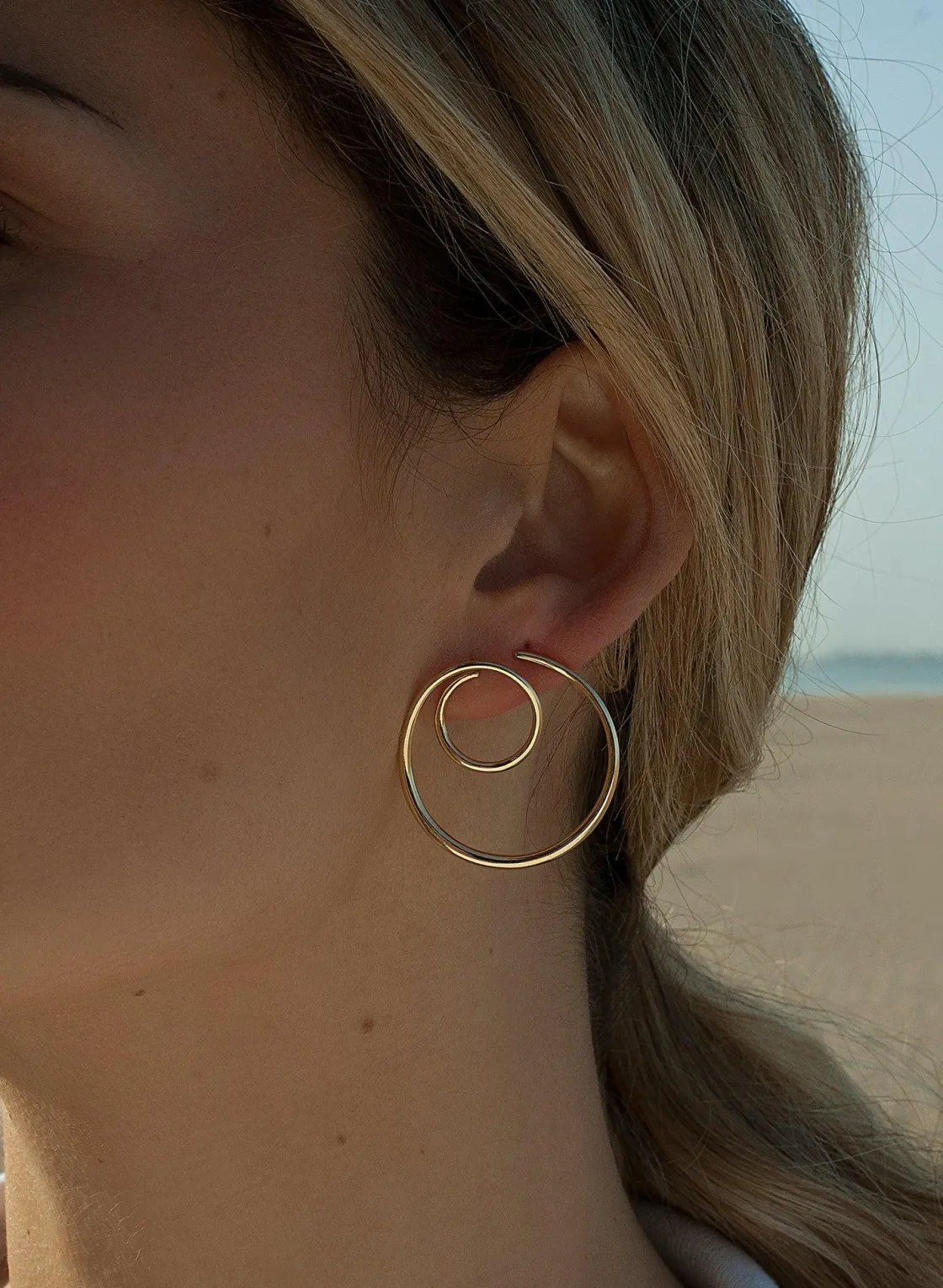 Pendientes Originales | LINEARGENT Pendientes originales diseño espiral bañados en oro