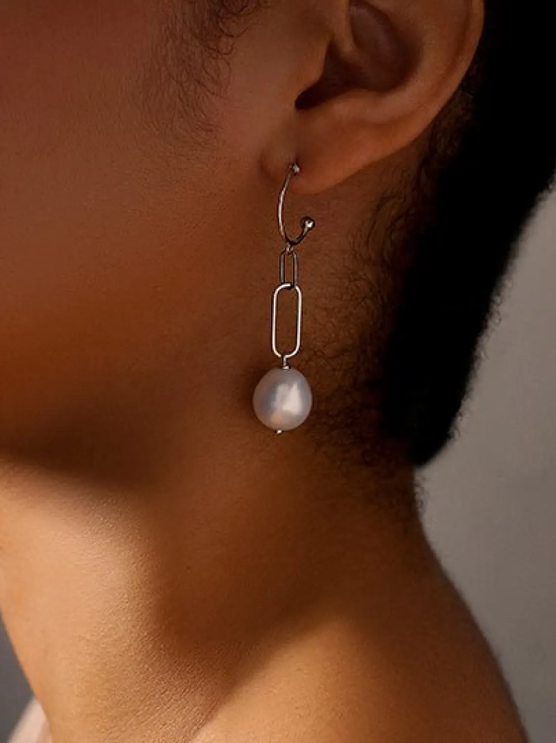 Pendientes Largos | Pendientes Perlas | LINEARGENT Pendientes perla colgante diseño eslabones irregulares
